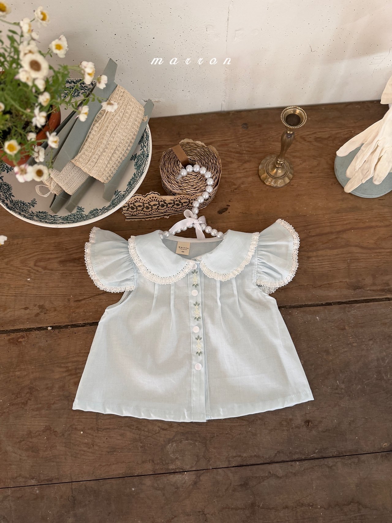 ☀️預訂 韓國直送☀️🇰🇷Marron兩色花卉刺繡蕾絲花邊短袖上衣