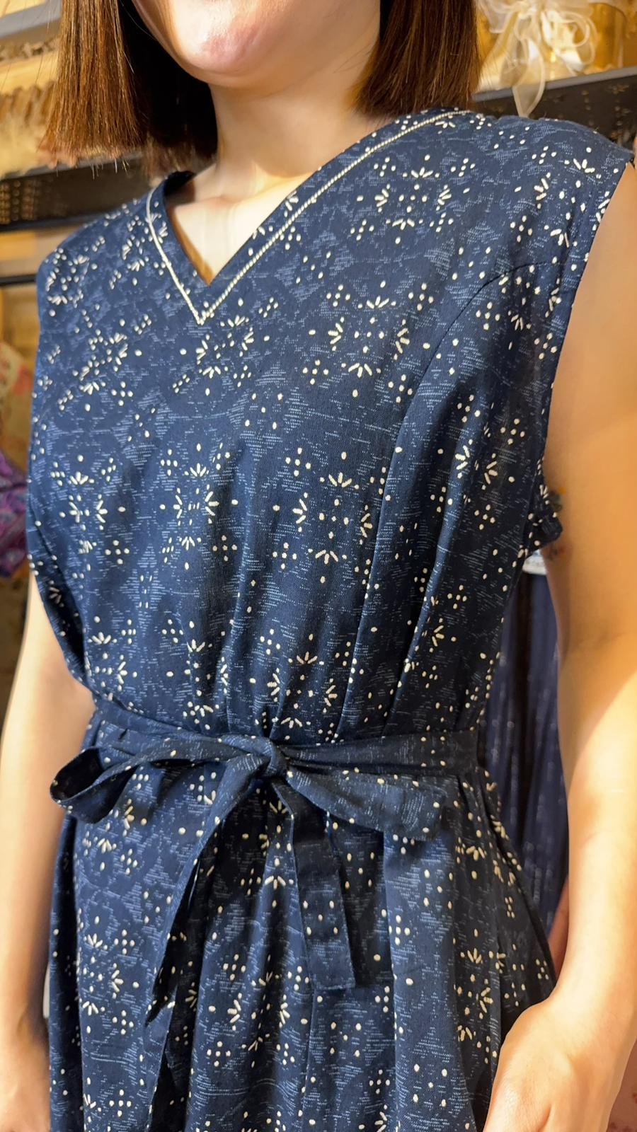 Navy Blue V-neck 43" #1383