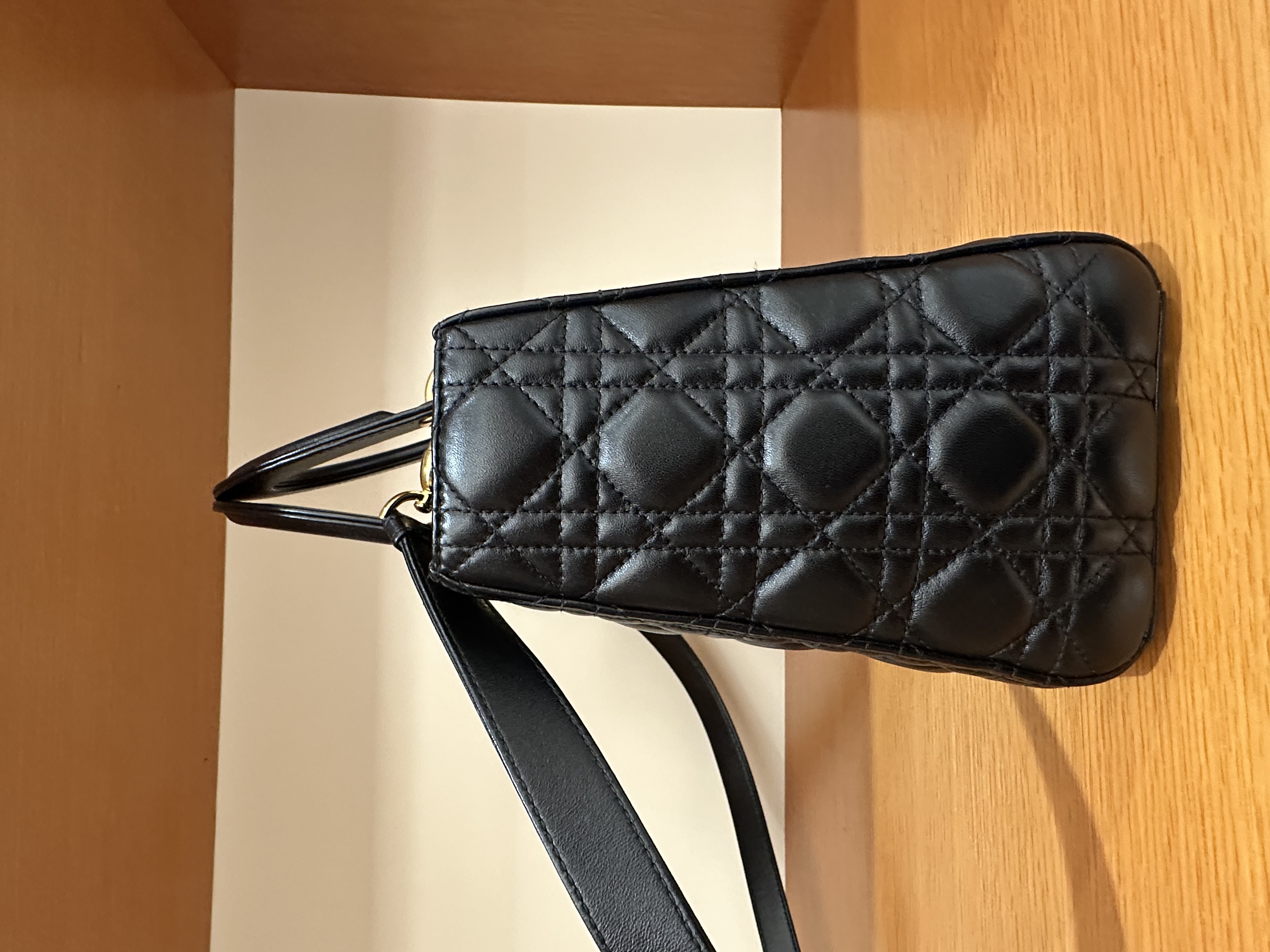 Pre-Owned DIOR Lady Dior Handbag / Product Code: 26042902