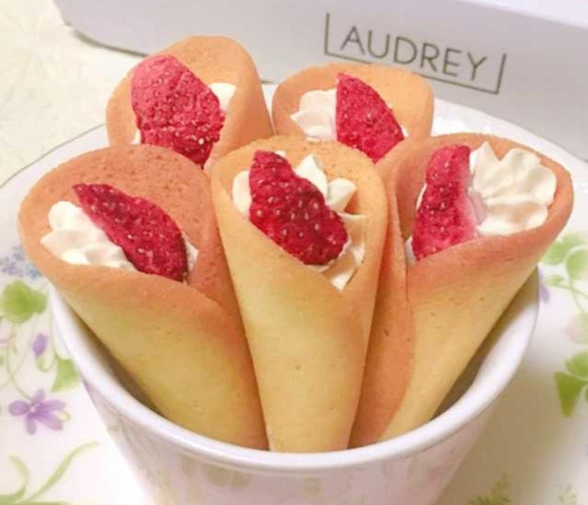 【日本直送(新年團)】 Audrey 士多啤梨奶油花束餅12入💐(原味/朱古力味) 