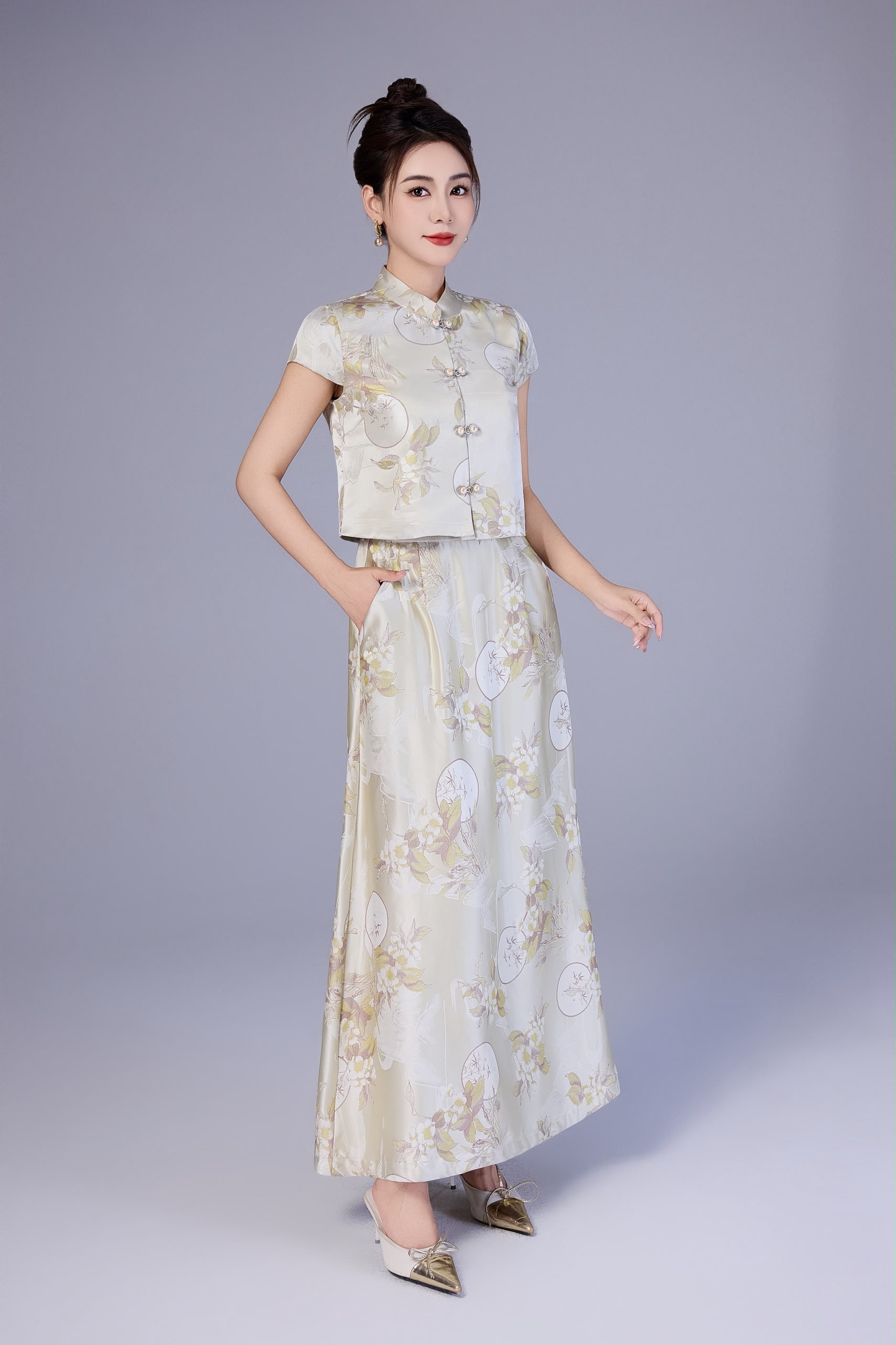 12241120 Serene Blossom Maxi Skirt