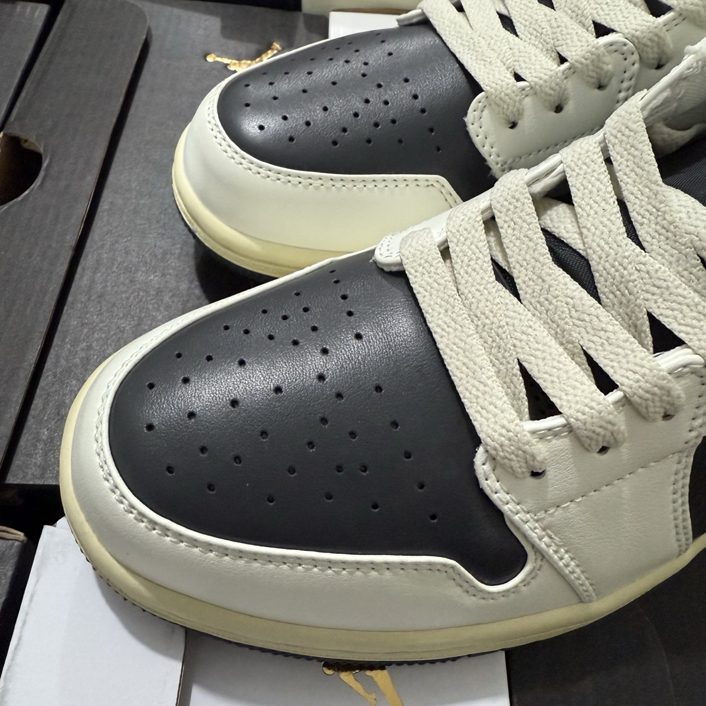 Nike Air Jordan 1 Low "Jade Smoke" DC0774-001