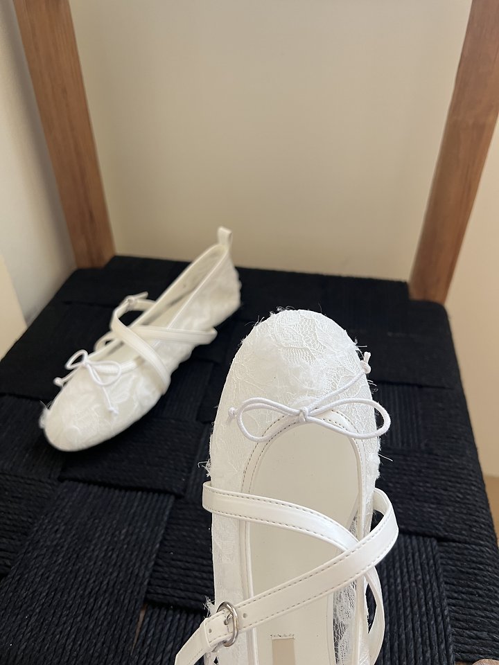 Lacie Strap Flat (2 colors)