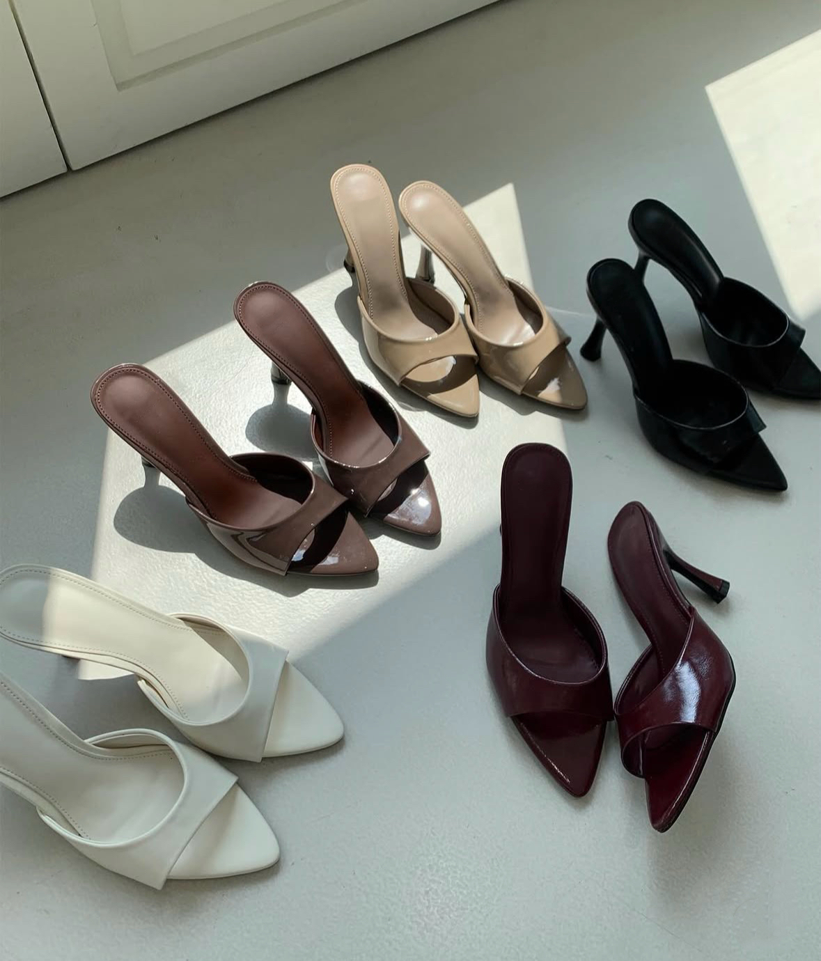 26SS/ POINTED-TOE LEATHER 8CM HEEL