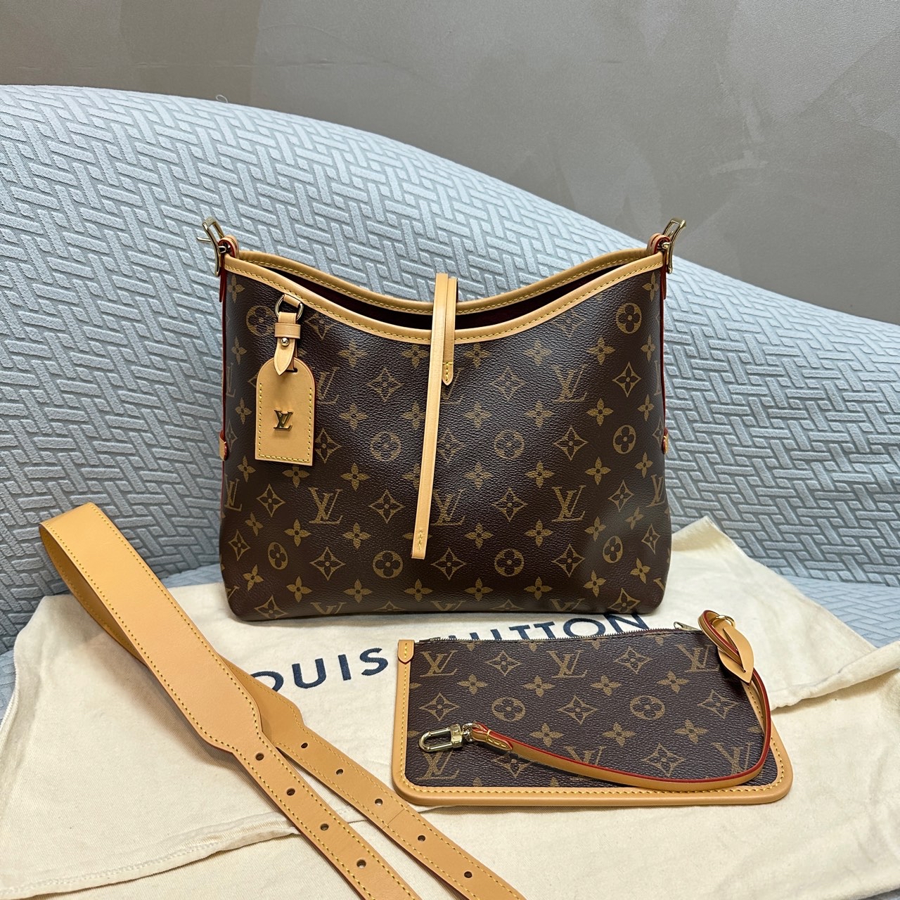 unused item / LV carry all small size