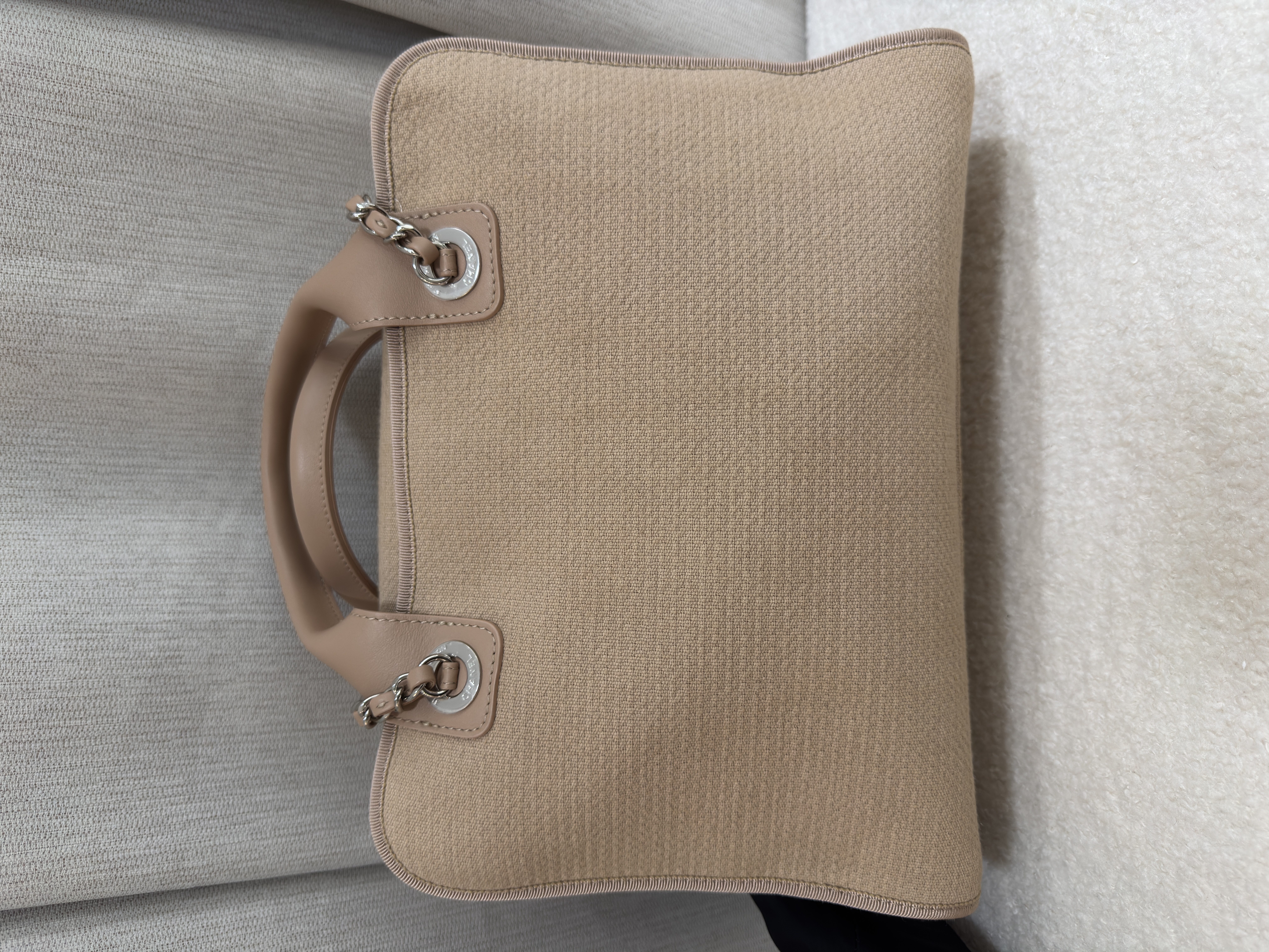 Pre-Owned CHANEL Deauville / Product Code : 26022124