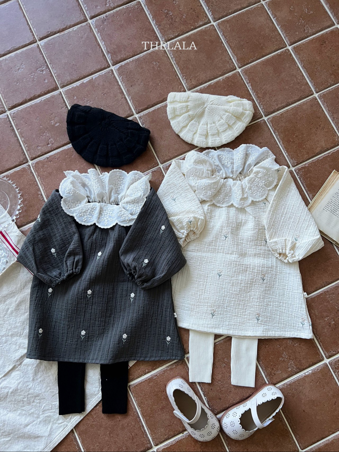 🌸預訂 韓國直送🌸🇰🇷THELALA兩色花卉刺繡蕾絲花瓣翻領長袖連身裙