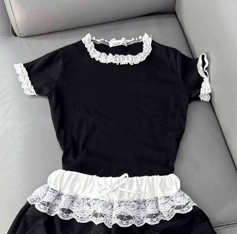 蕾絲邊短版T 卹