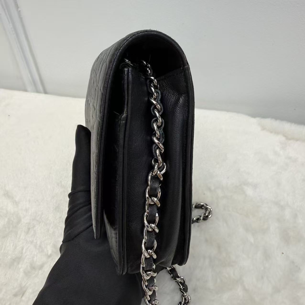 Chanel香奈兒Woc發財包 黑銀 山茶花壓紋 緞面山羊皮 經典熱門爆款鏈條斜挎單肩包 16開帶黑卡