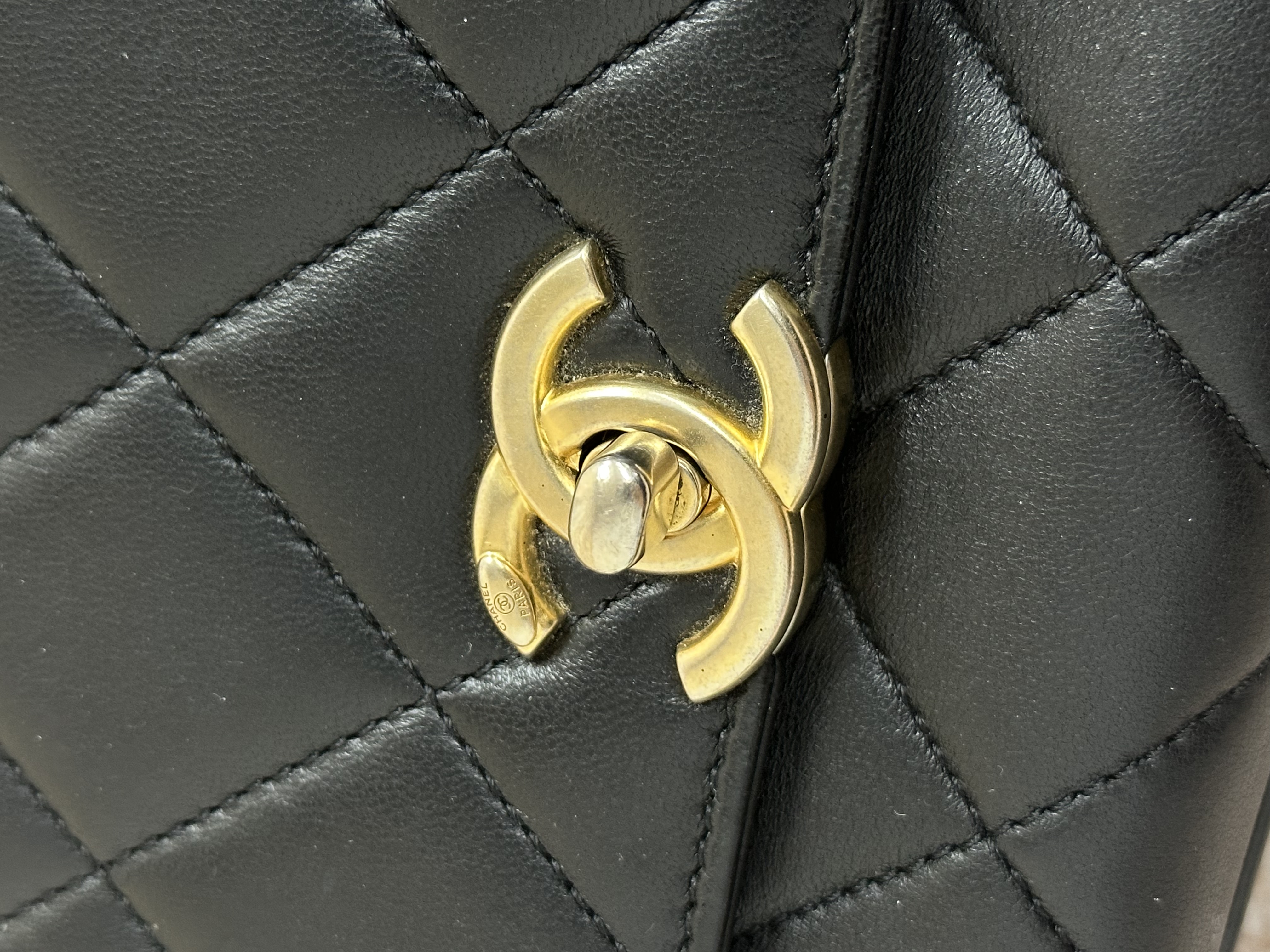 Pre-owned Chanel Crystal Logo Letters Chain Handle Flap Bag/ Product Code: 26041613