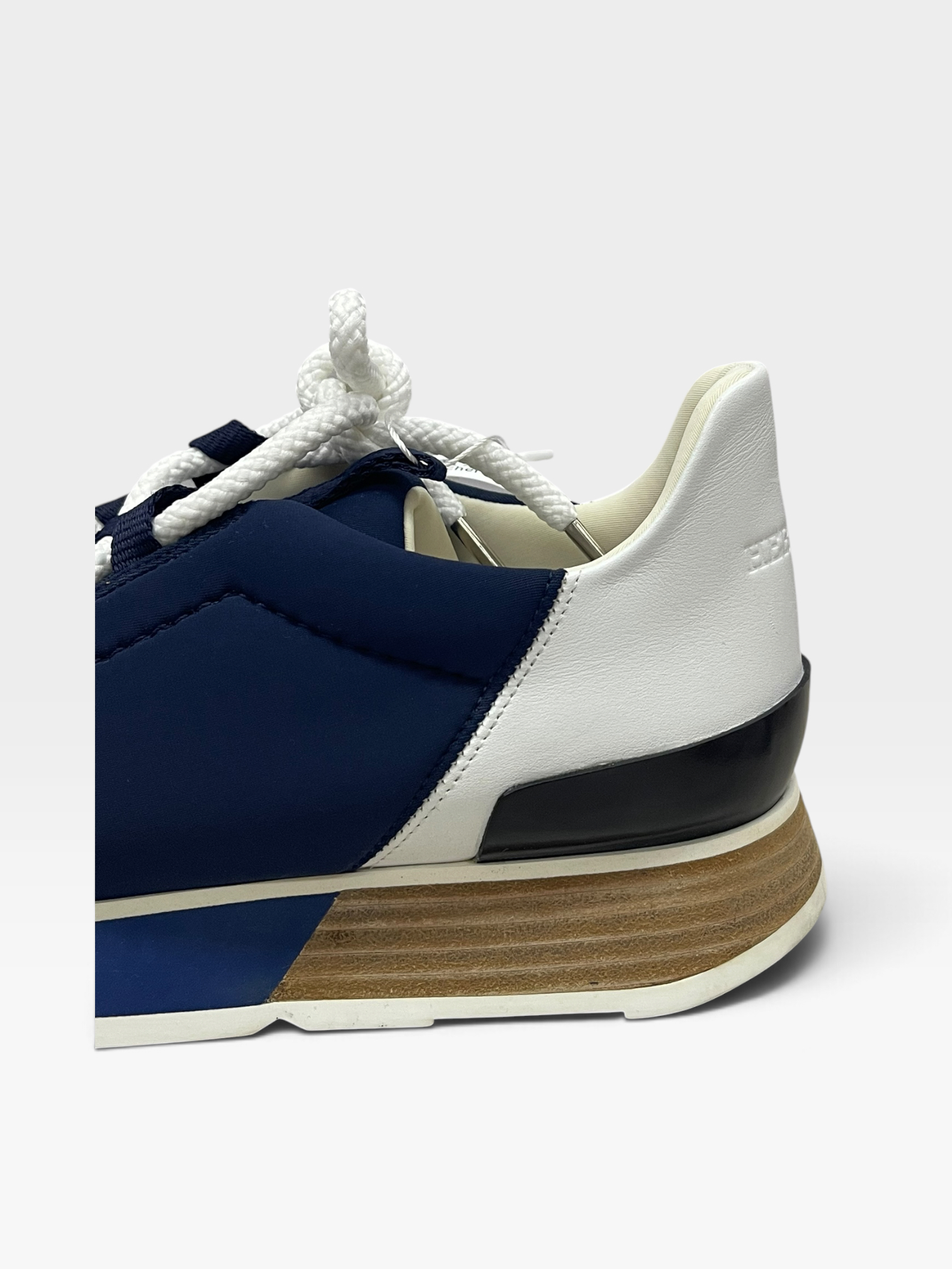 Pre-Owned HERMÉS Sneakers / Product Code: 090907