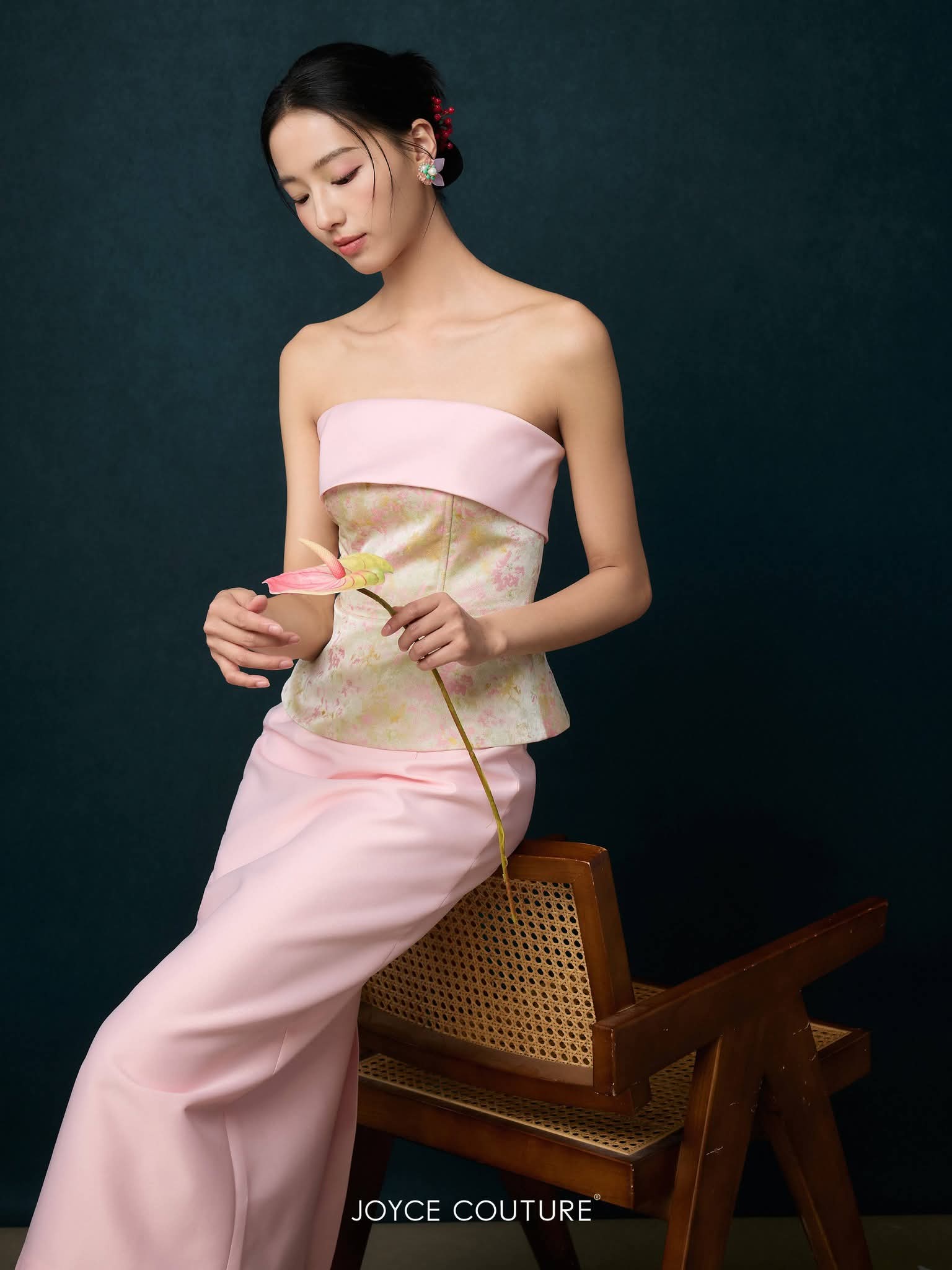 一字肩短版提花上衣 T0768