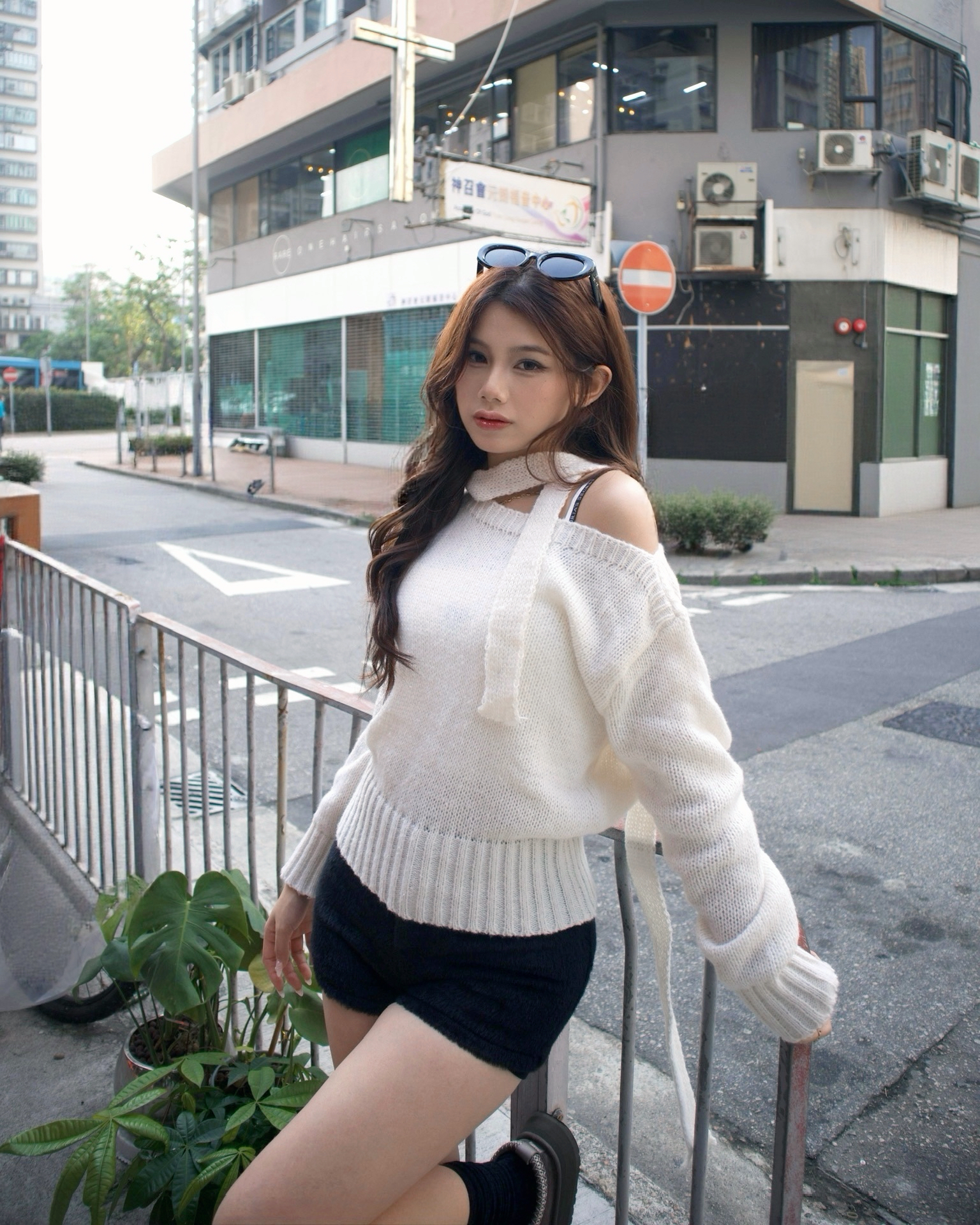 東大門短款針織毛衣+掛頸巾