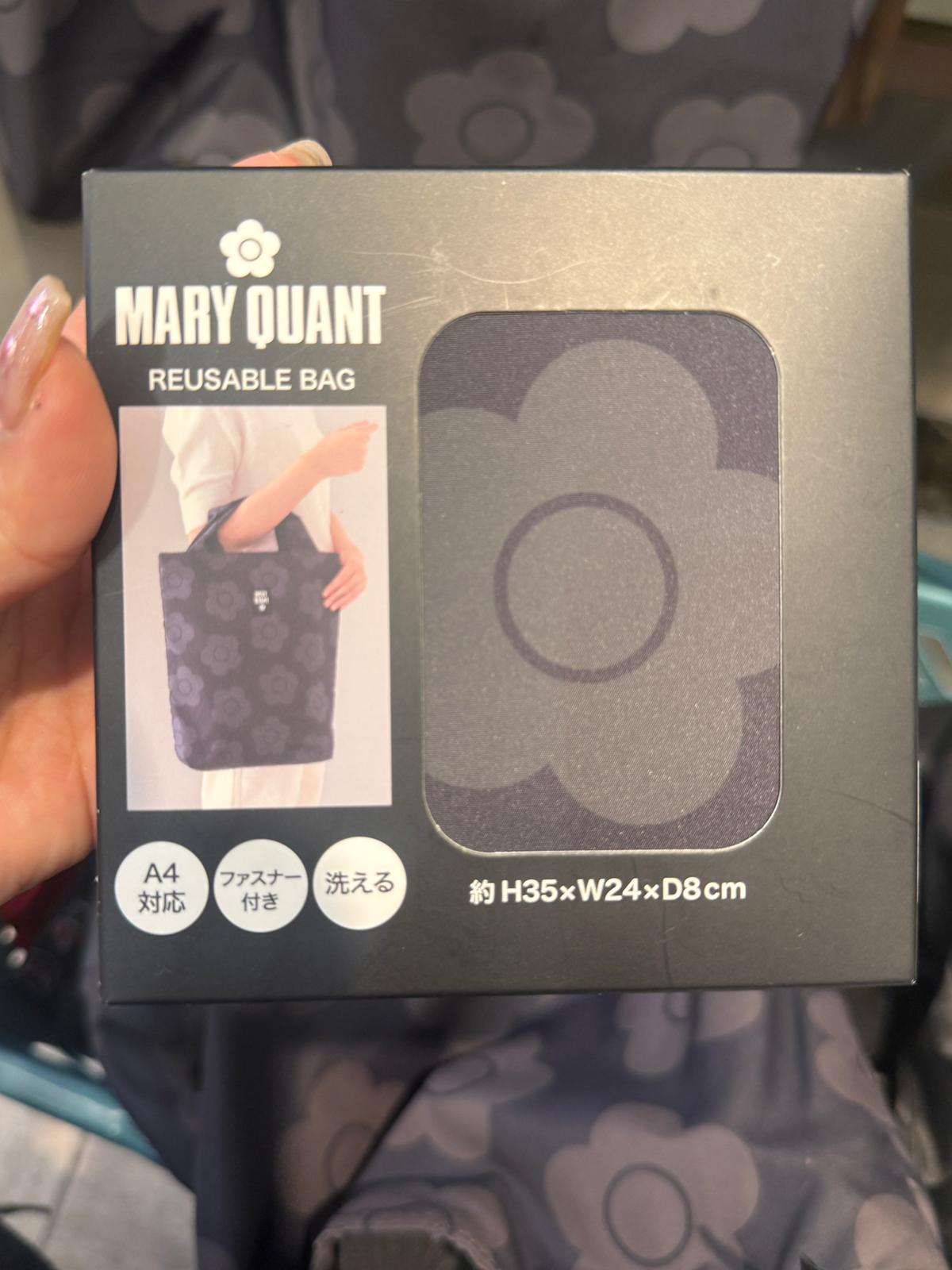 Mary quant 呢個近環保袋幾好！ 大的有拉鍊仲可以上到膊！ Tote bag Should bag (裝到a3 仲可以摺埋