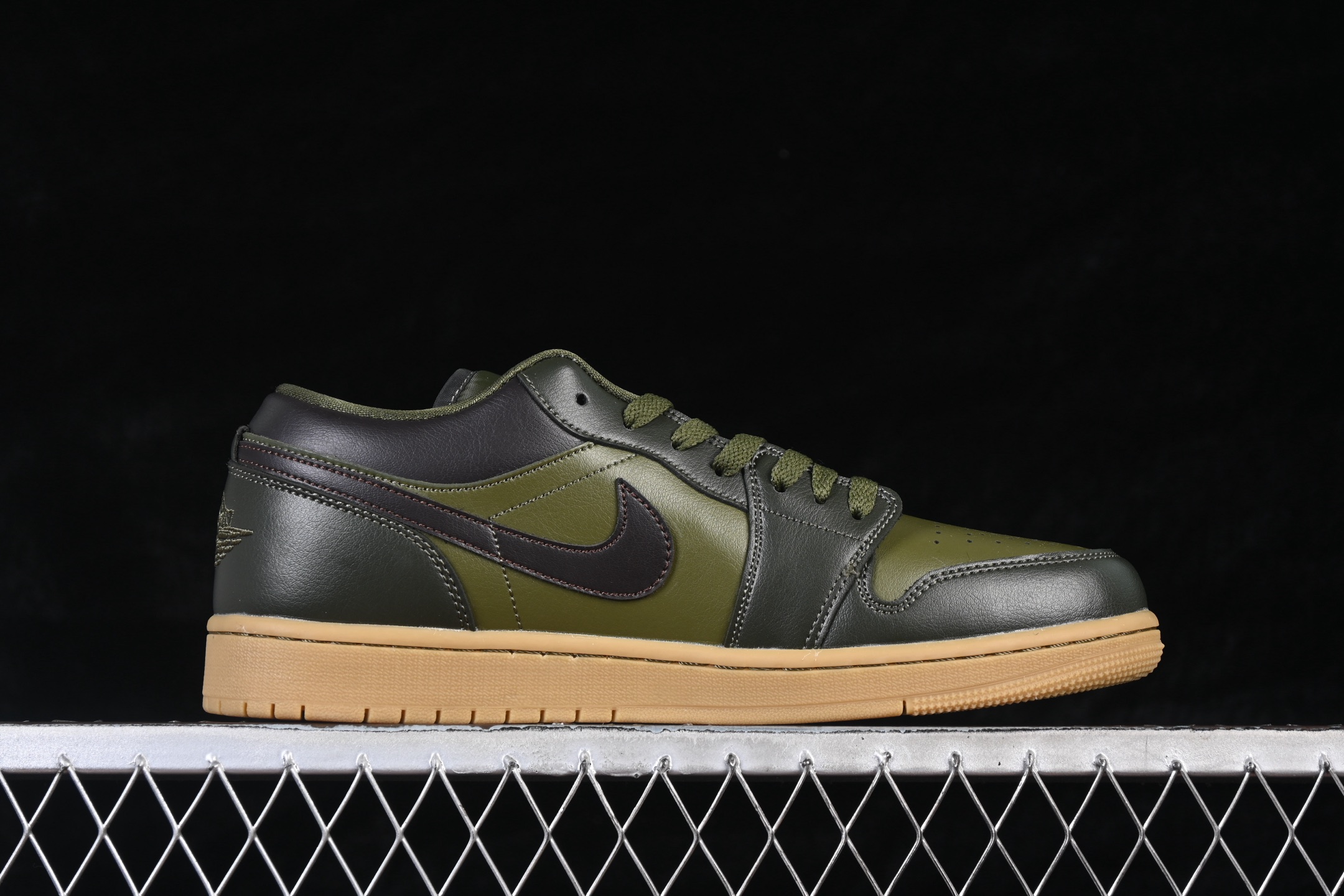 Nike Air Jordan 1 Low SE IR0840-325