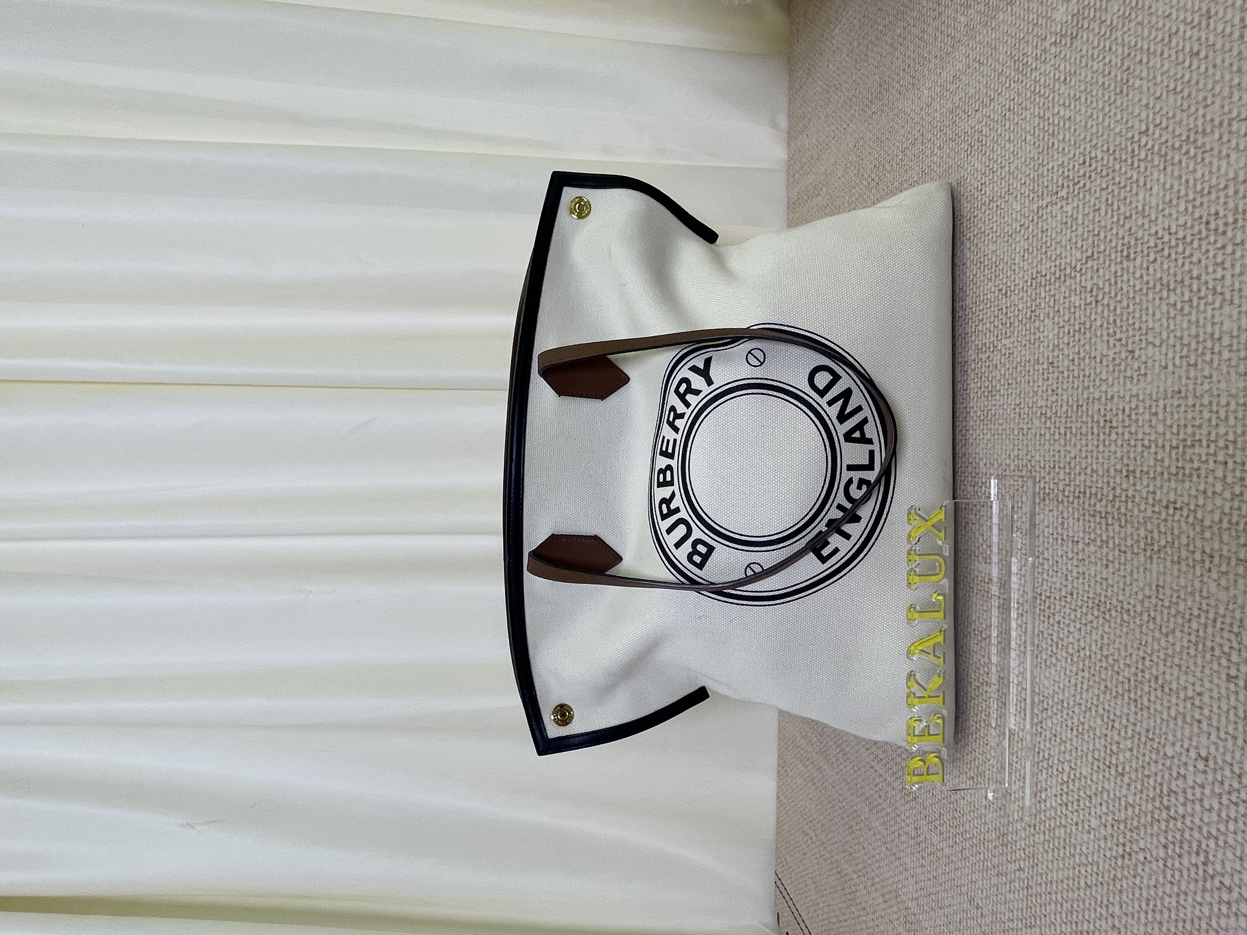 Pre-owned Burberry Tote Bag/ Product Code: 26030707