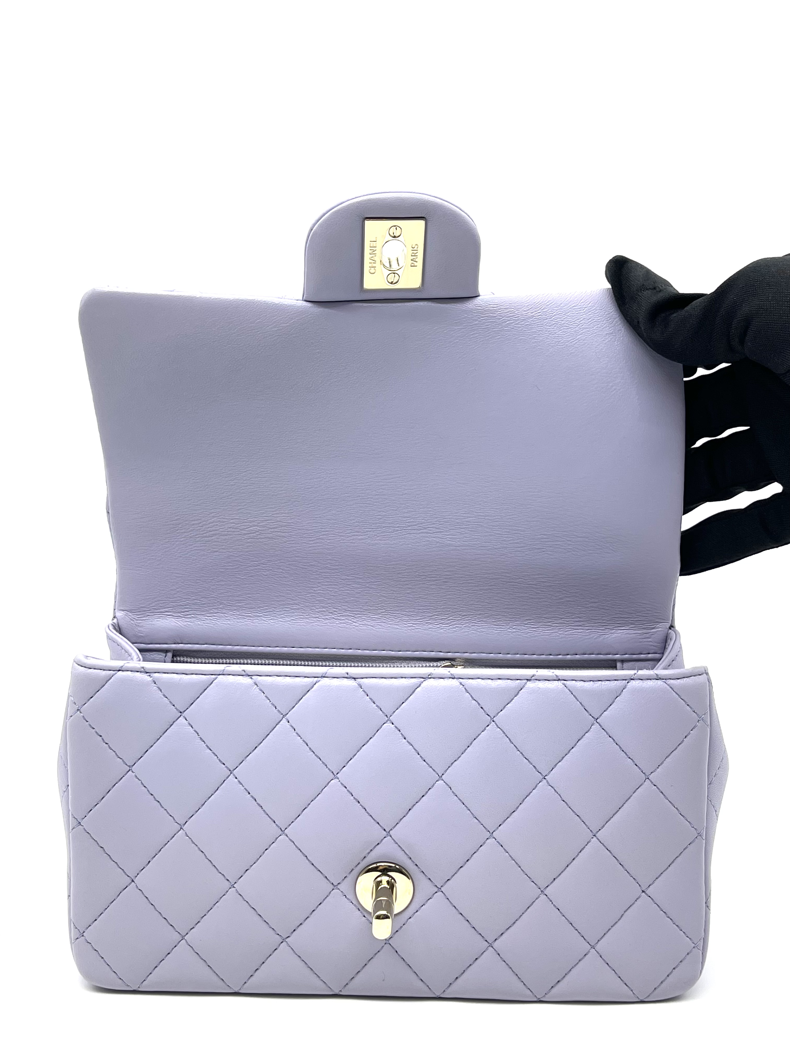 Pre-owned Chanel Mini flap / Product Code: 26032303