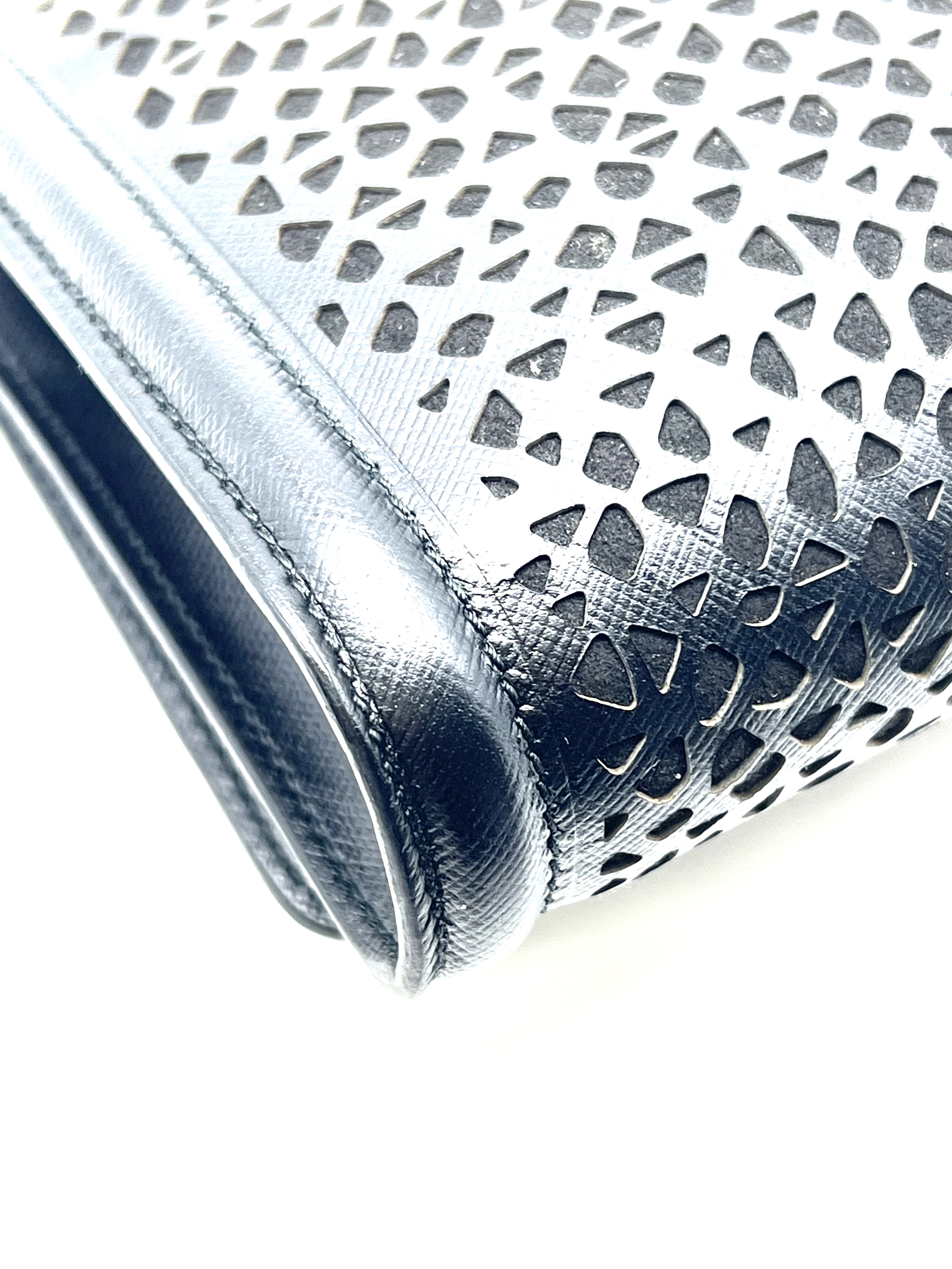 Pre-Owned Salvatore Ferragamo Ginny Vara Bibbon / Product Code: 26041104