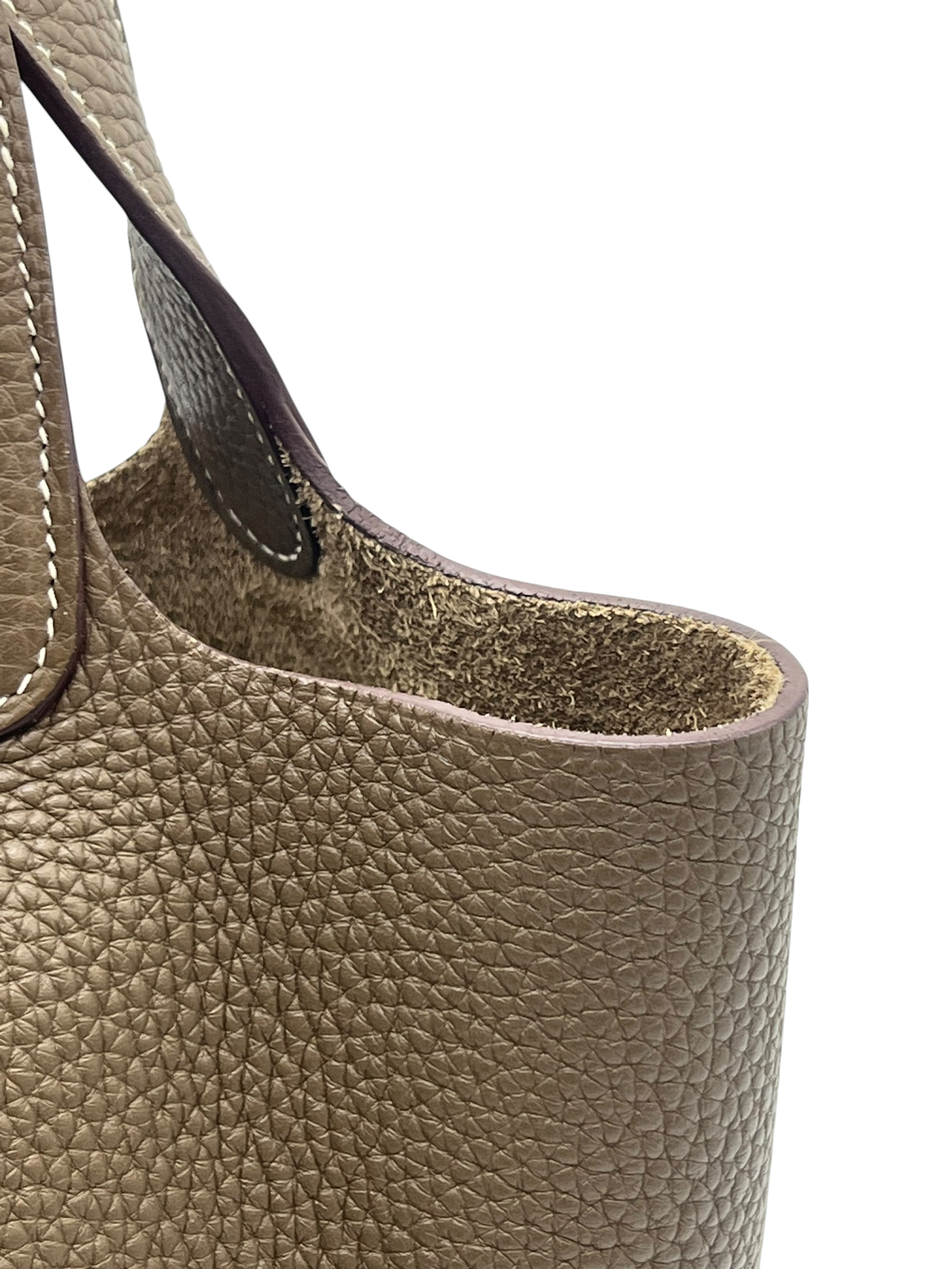 Pre-Owned HERMÉS P22 Stmap D / Product Code: 26051916