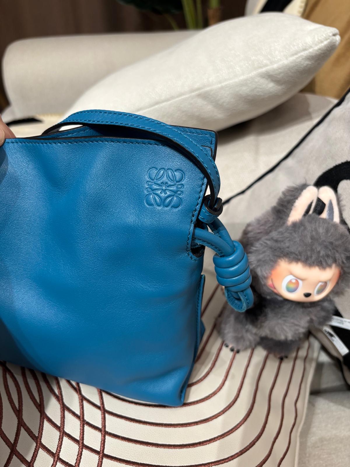 Loewe Flamenco Bag Calfskin 100%Authentic, 98%New ✅Tag✅Dust bag