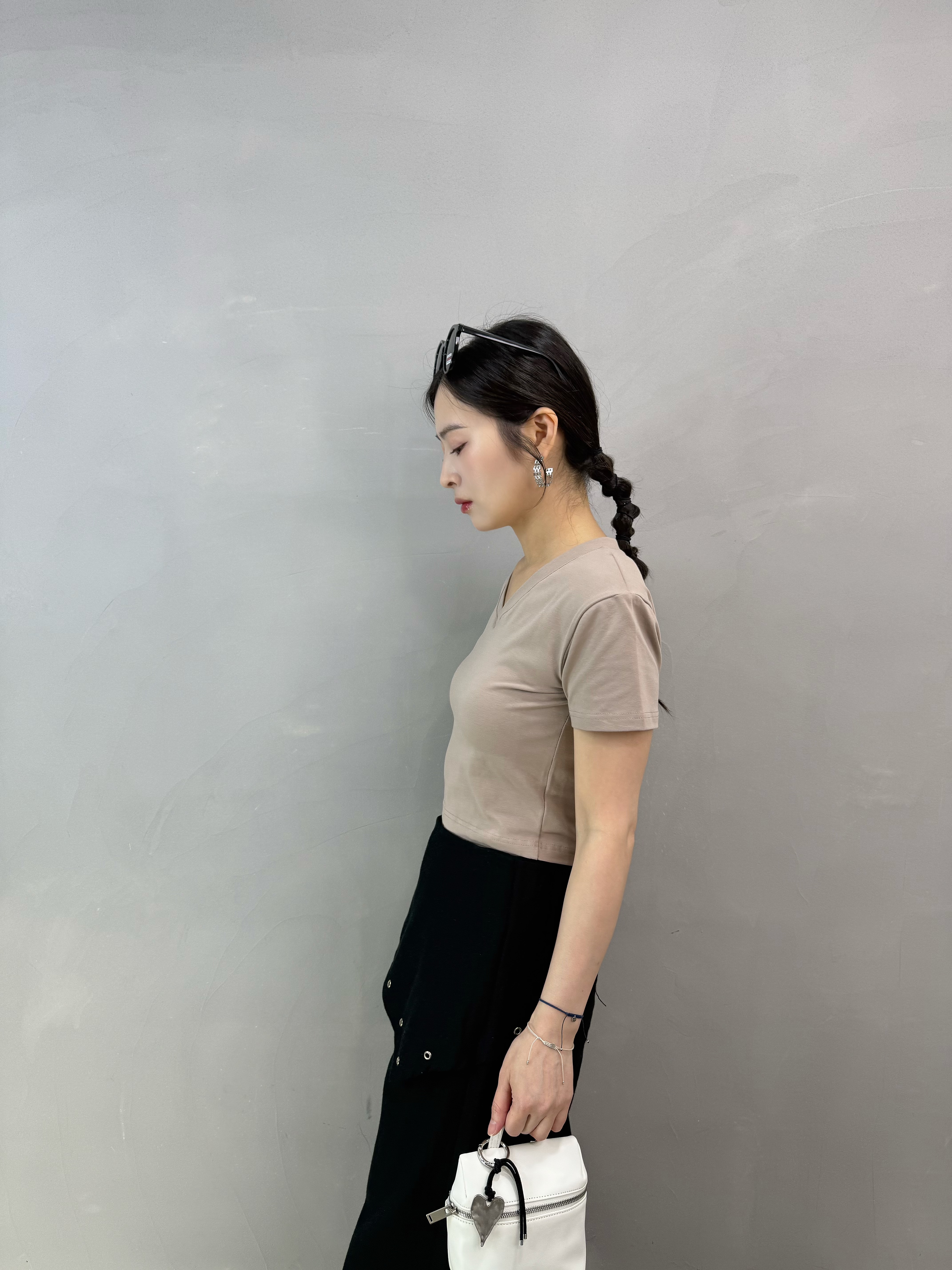 R70 V領淨色短Tee