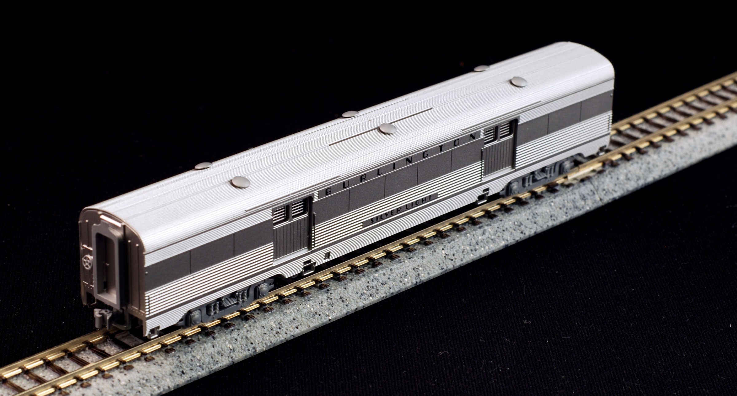 CB&Q E5A & Silver Streak Zephyr Kato「銀閃輕風號」6節套DCC+Analog 數碼/模擬雙模式