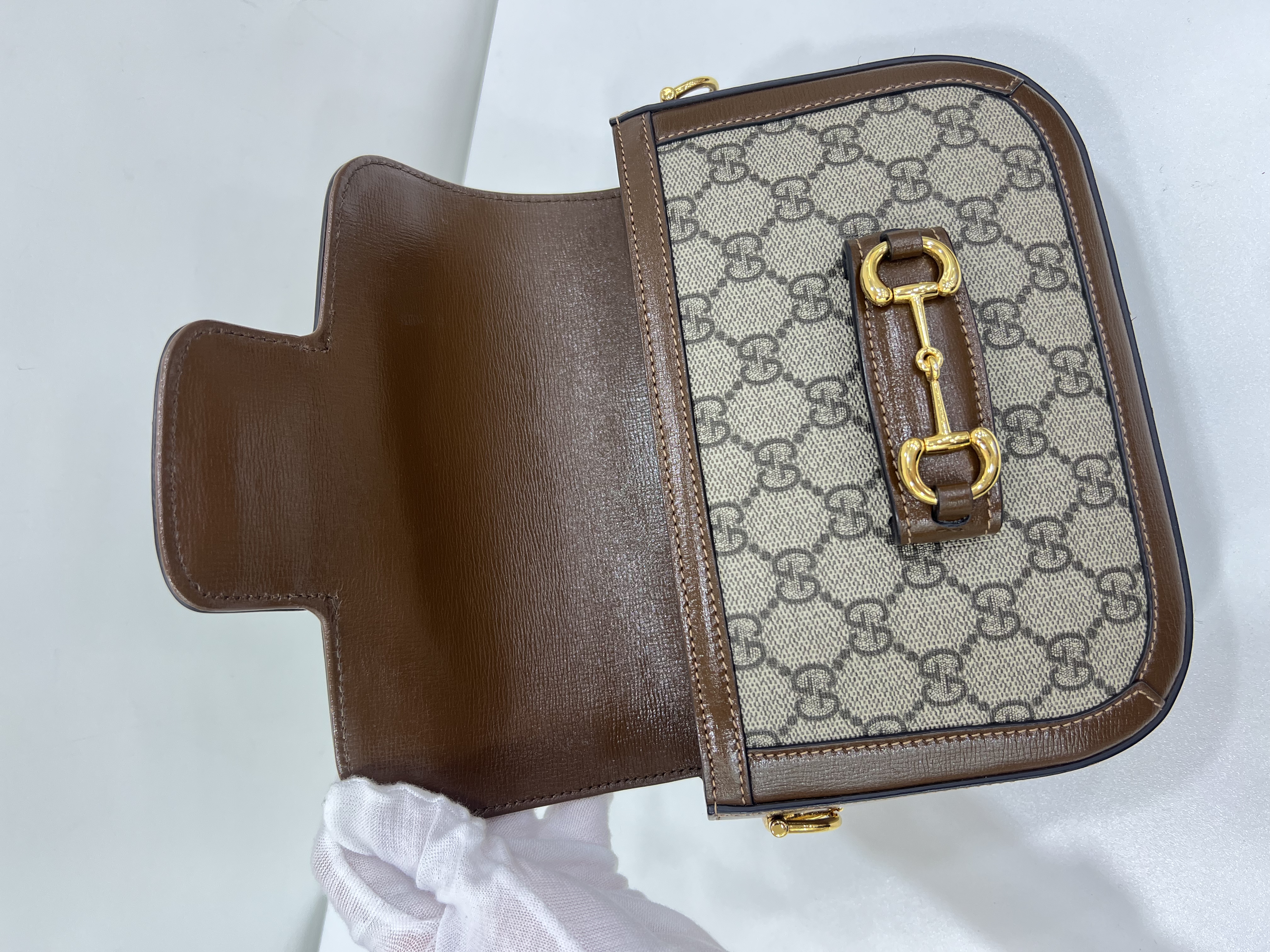 直播貨品 |  [1個-$100 2個-$300］E02