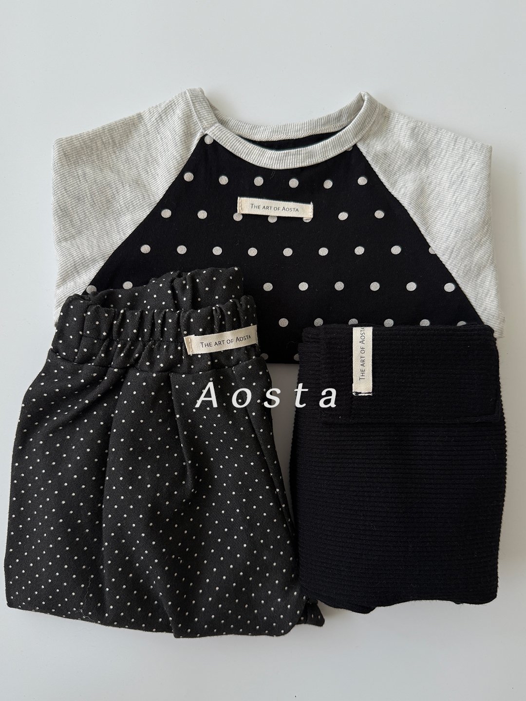 Aosta | [Dot Raglan T]