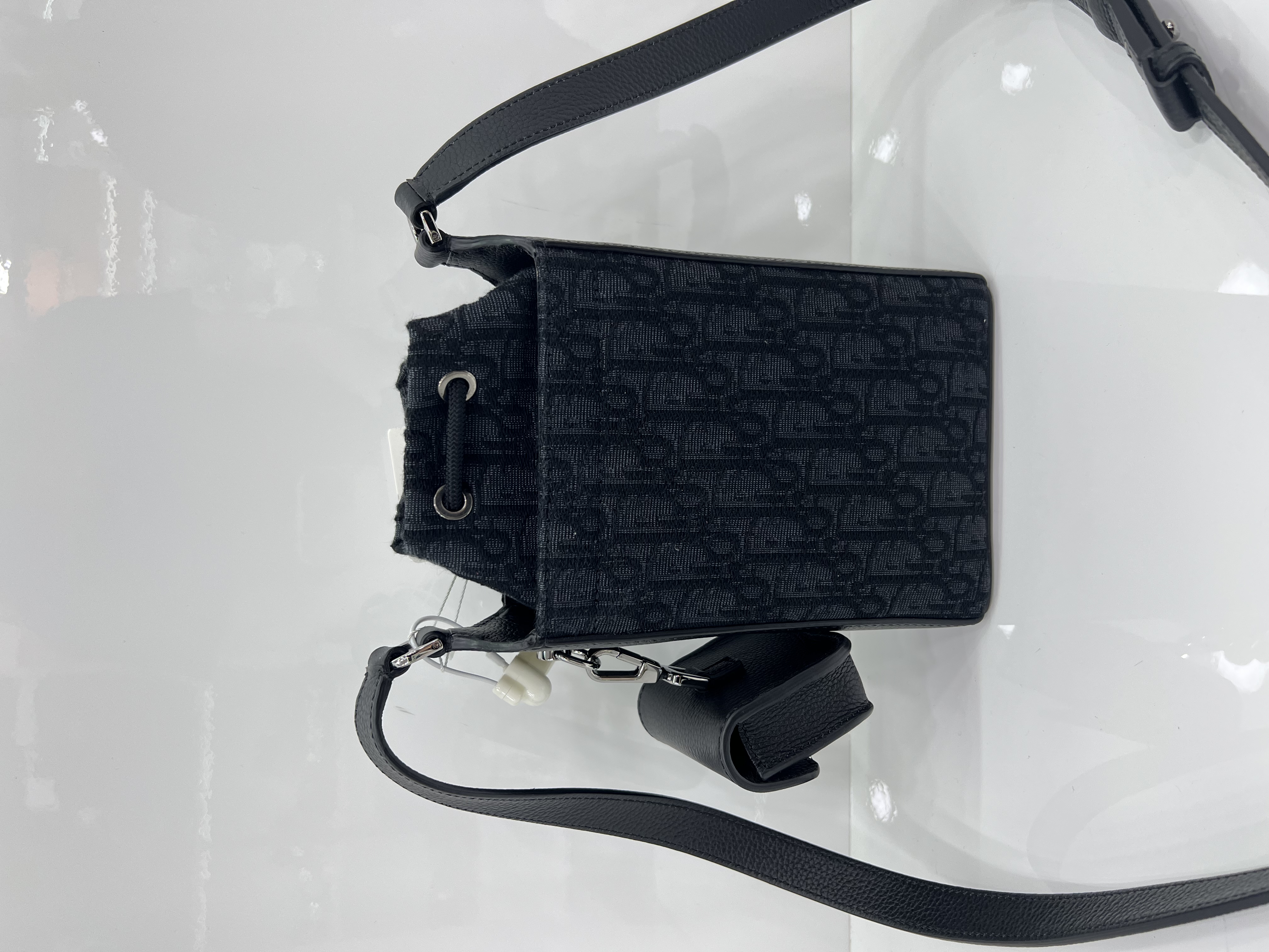 直播貨品 |  [1個-$100 2個-$300］EE16