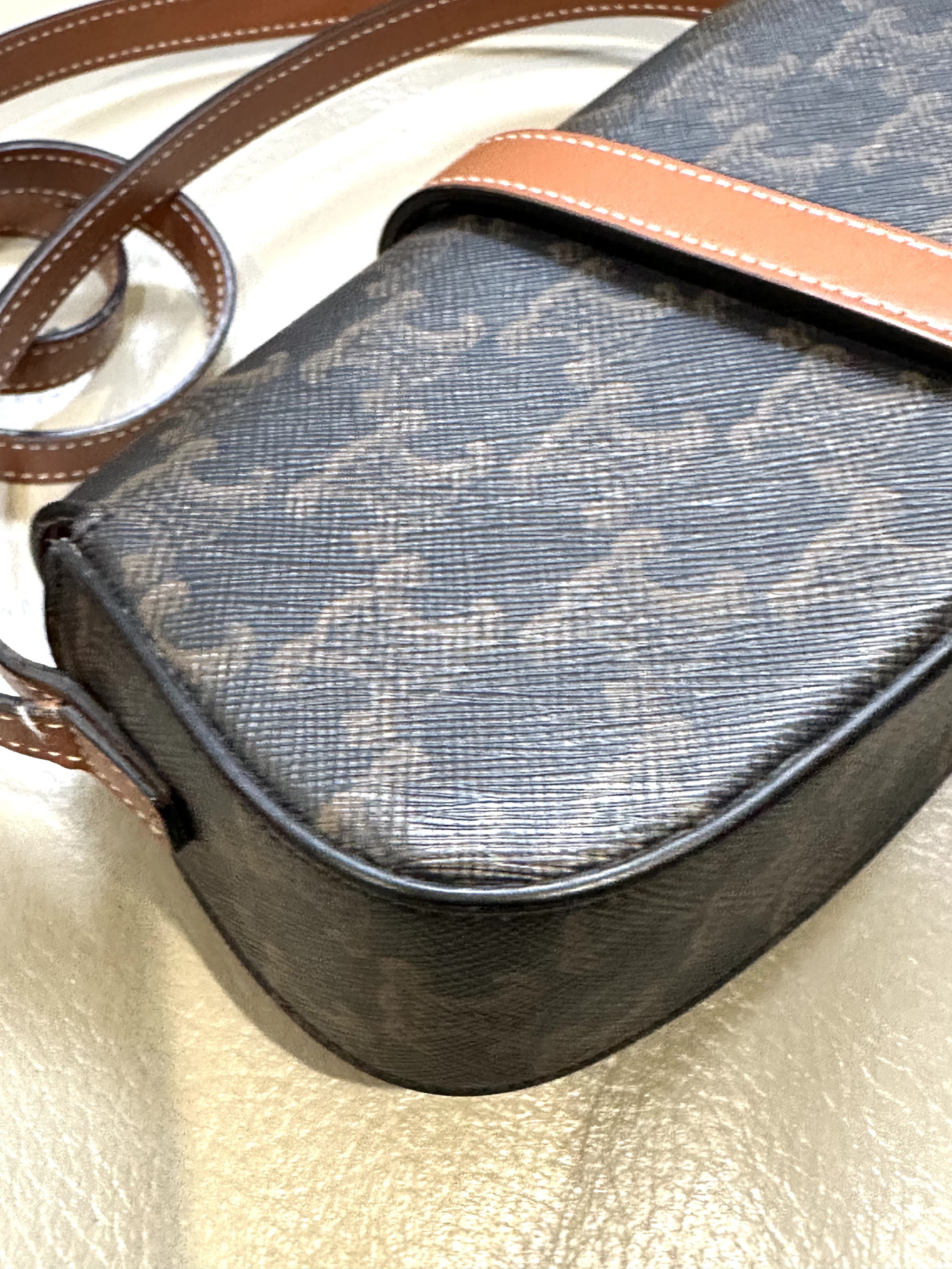 Pre-owned Celine Triomphe Canvas Clutch on Strap Tabou / Product Code: 26040503