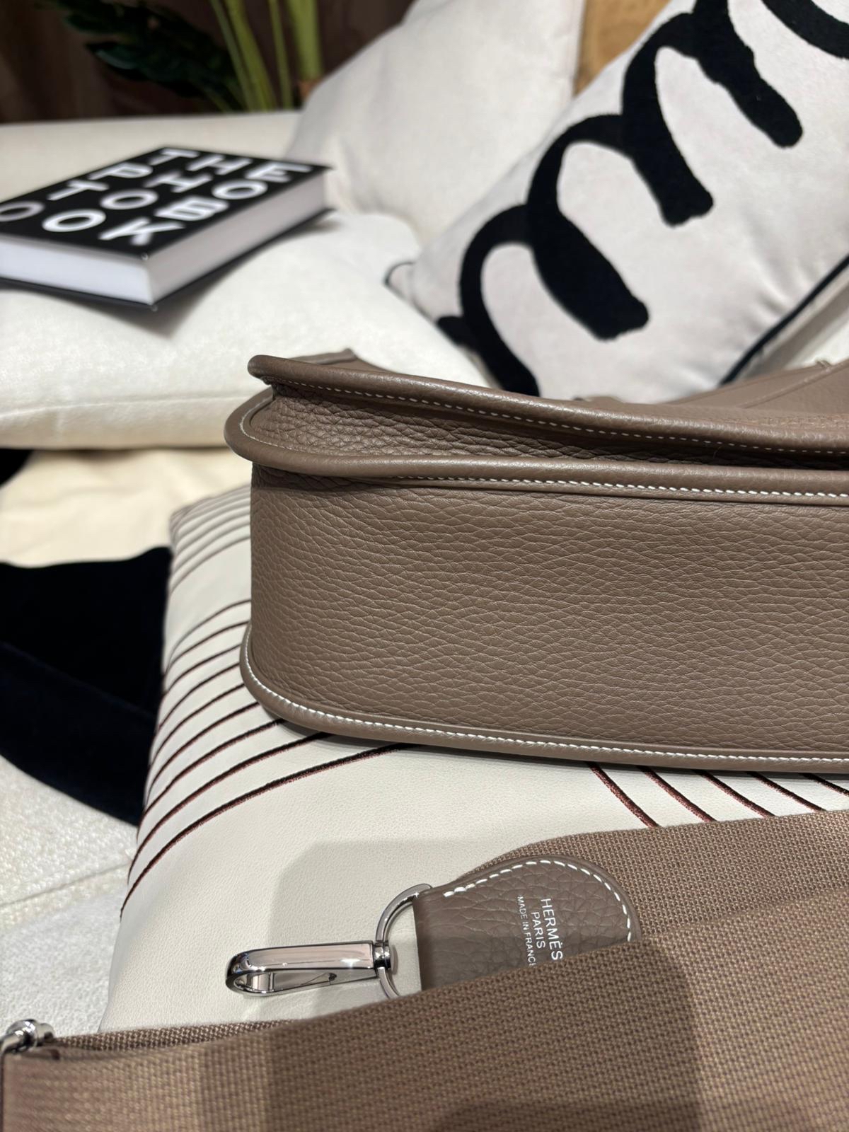 Hermes Evelyne 33,etoupe ,STAMP B,大象灰銀扣 100%Authentic ,98%new ✅內袋✅肩帶✅塵袋✅BOX