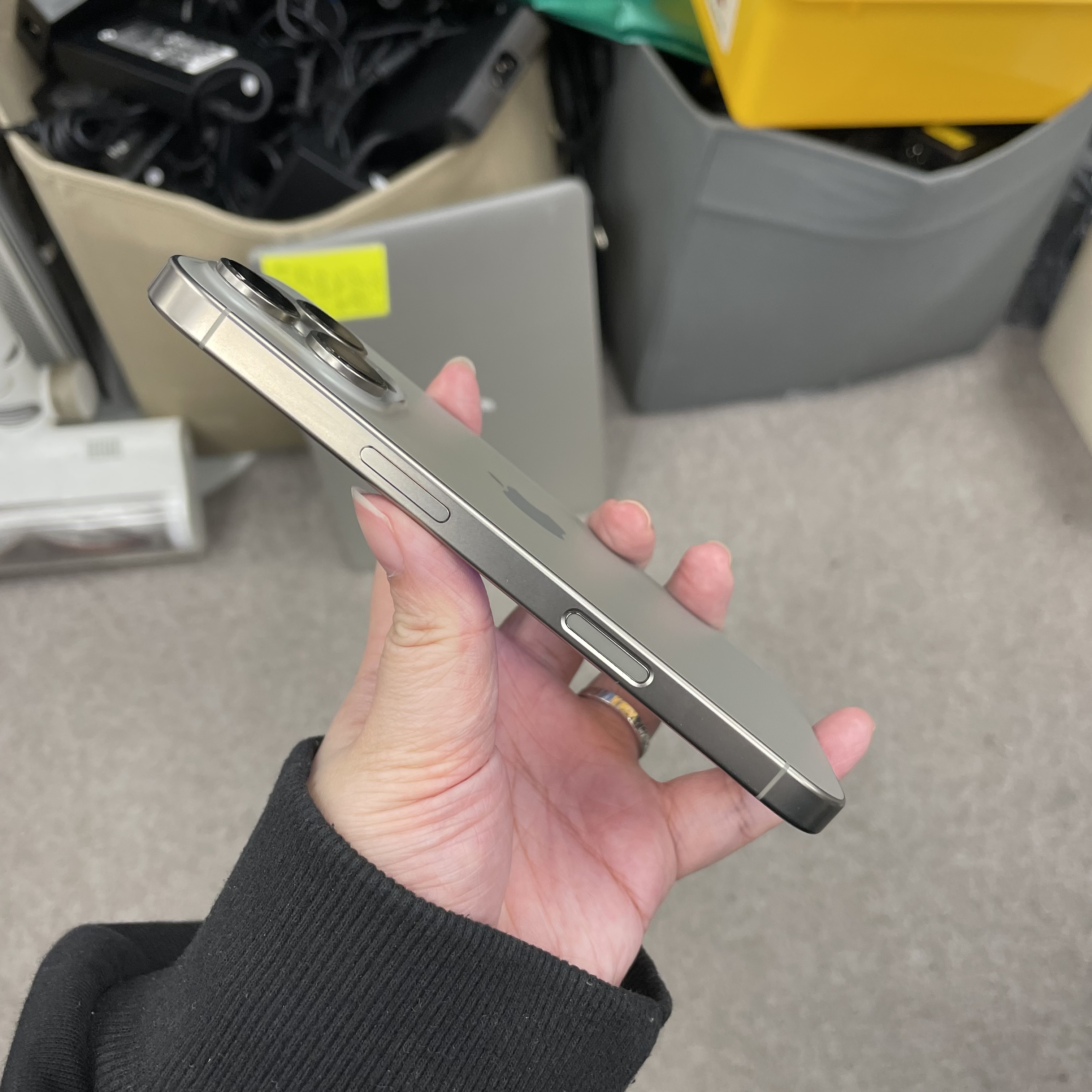 *5986 16 Pro 勁靚機 256GB 電93 原色 gray