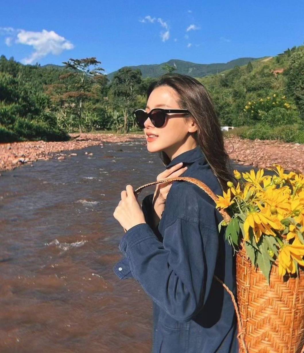 現貨✨🫶🏻熱賣款🩷Chanel 拼接字母太陽眼鏡 nude color