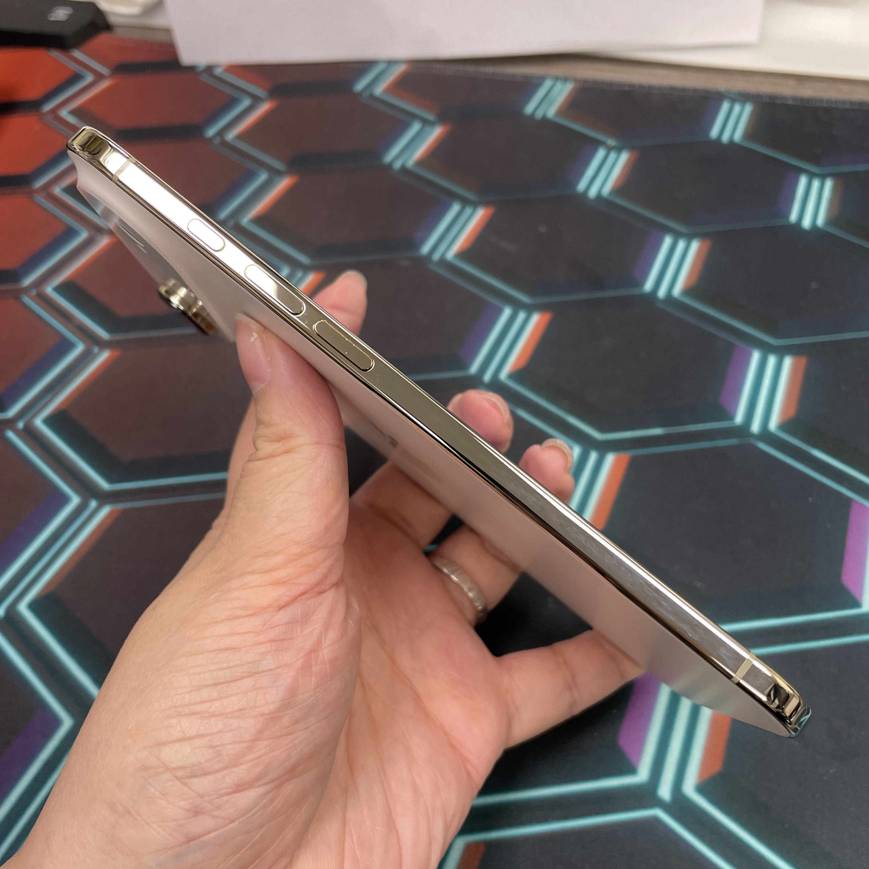 *7900 17 Air 勁靚機 512GB 電94 金色 gold
