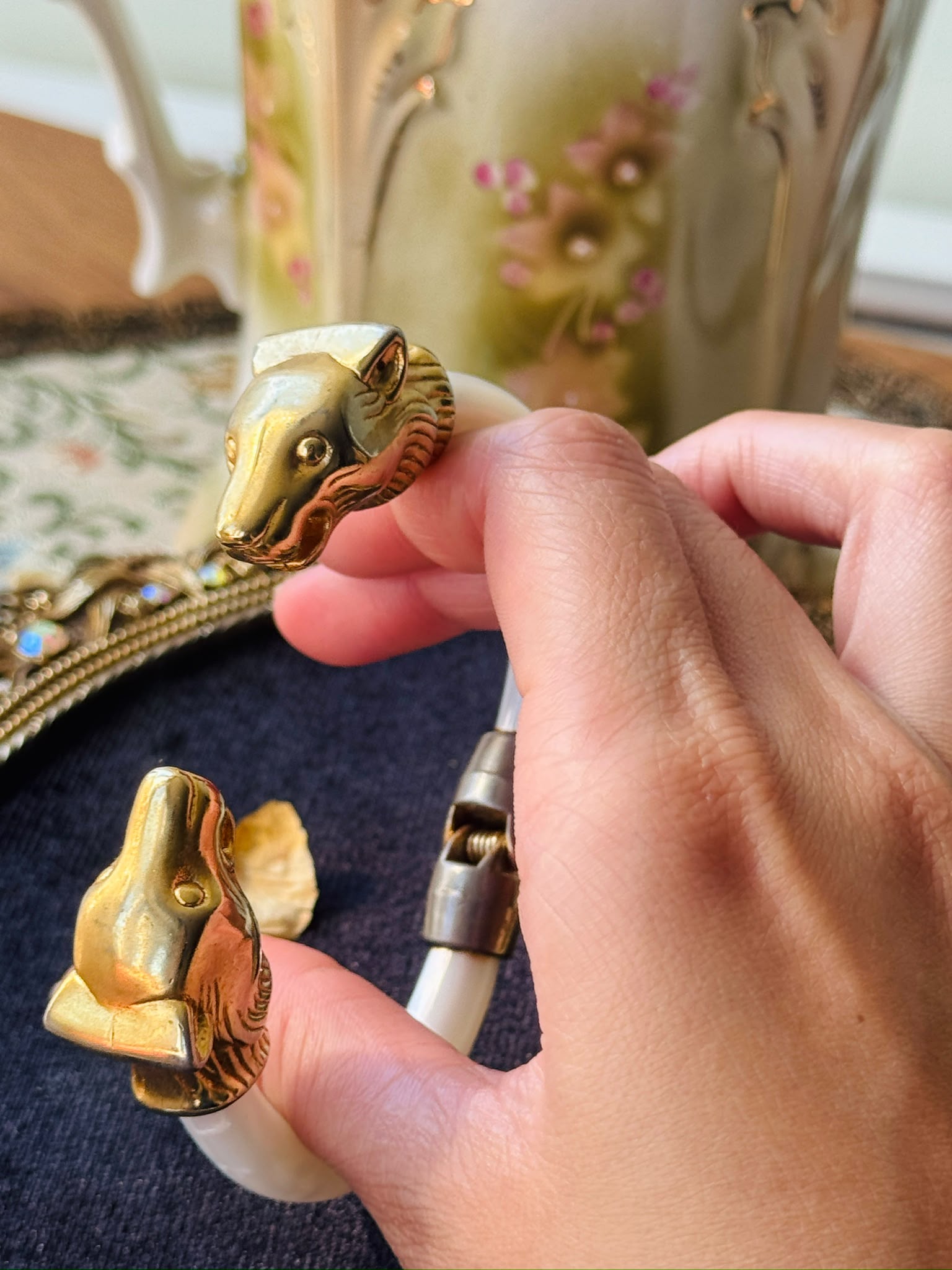 C.a. 1980s Leopard Or Panther Pearlized Resin Bracelet / Bangle (MT2679)