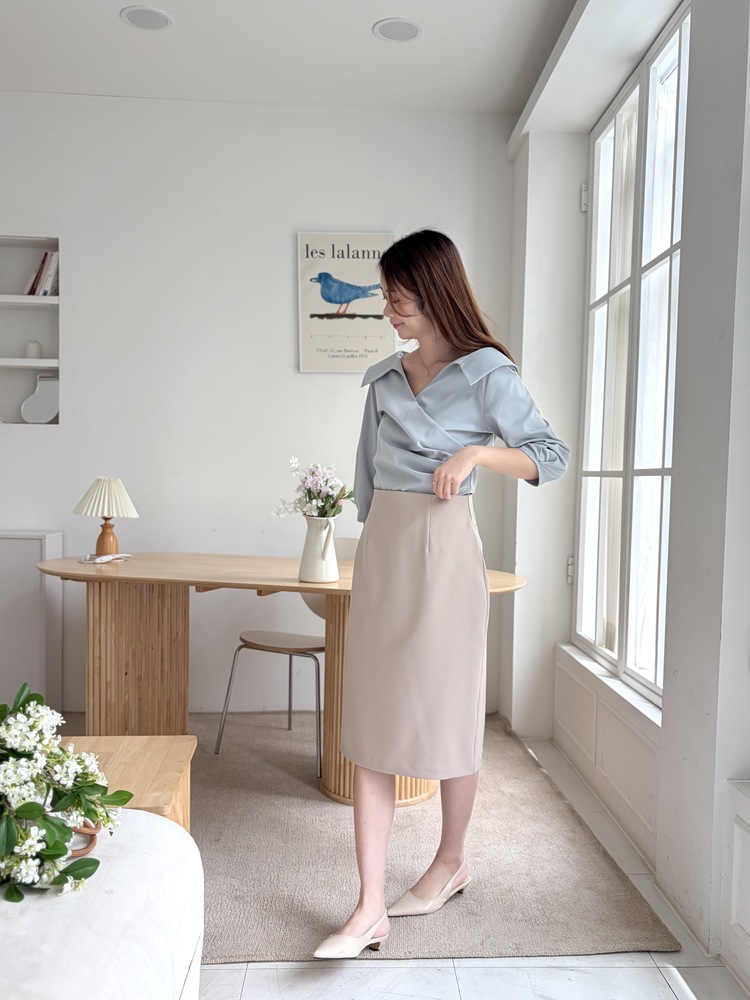 Leonie Tailored Midi Skirt (Beige)