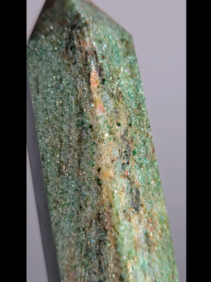 Sparkly gold and green mica in fuchsite tower - MCA73