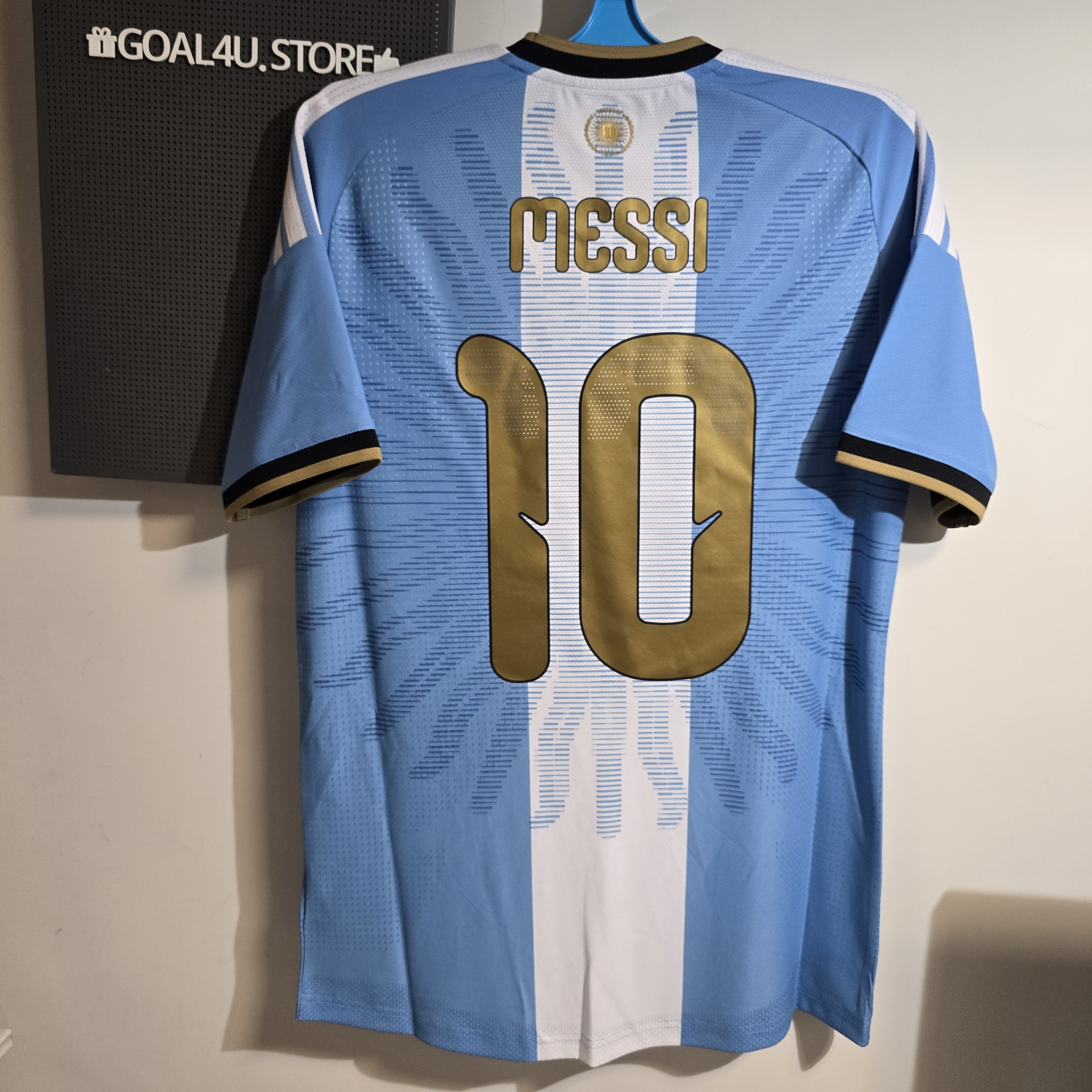 訂閱補貨通知提示 🔥 Adidas x Messi 美斯阿根廷紀念球員版球衣 (連MESSI金色印字) LD3317