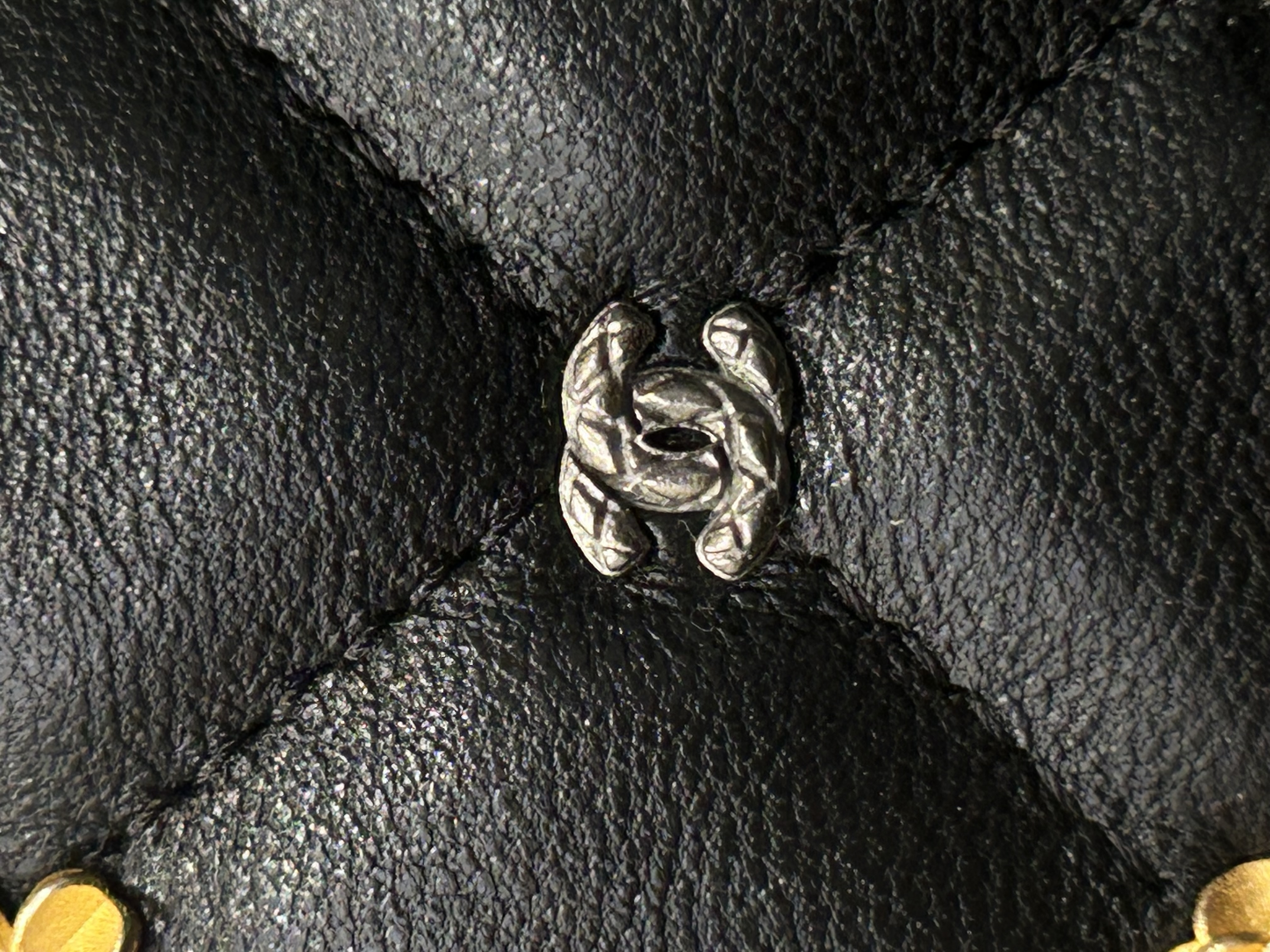 Chanel round chain bag A81620 ,100%Authentic,98%new ✅card✅dust bag ✅Box