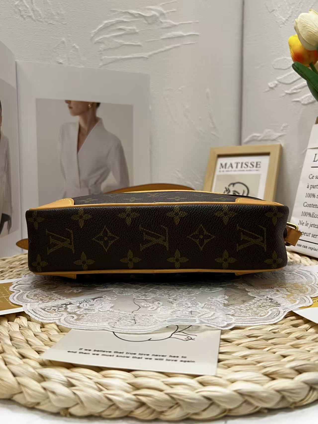LV Monogram Trocadero（爆款相機包）