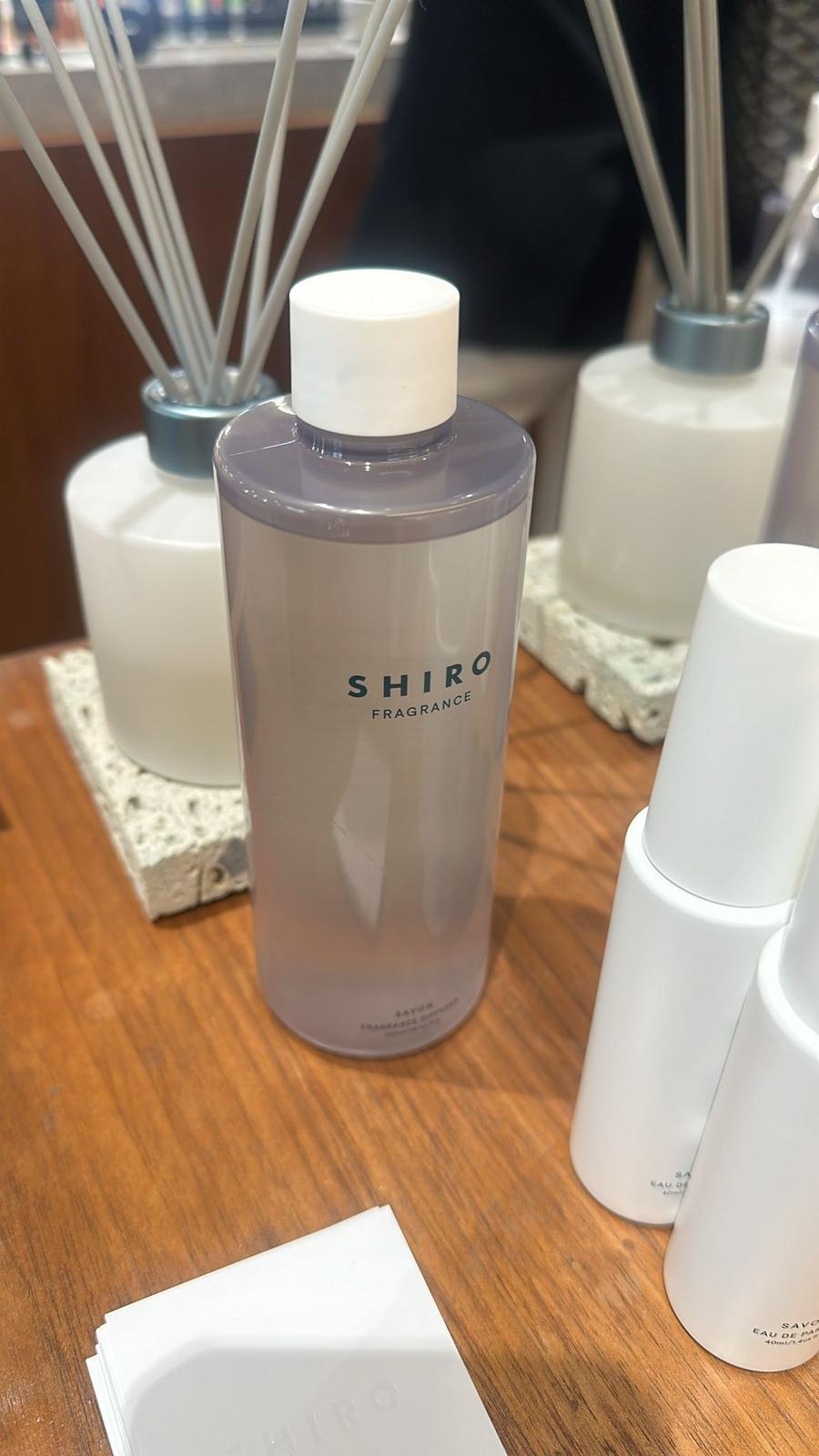 ShiroDiffuser Refill 300ml 好抵 A savon 皂香 B earl grey 伯爵茶 C white tee 白茶 D white lily白百合 E,桂花 可以倒其他瓶到用😂😂