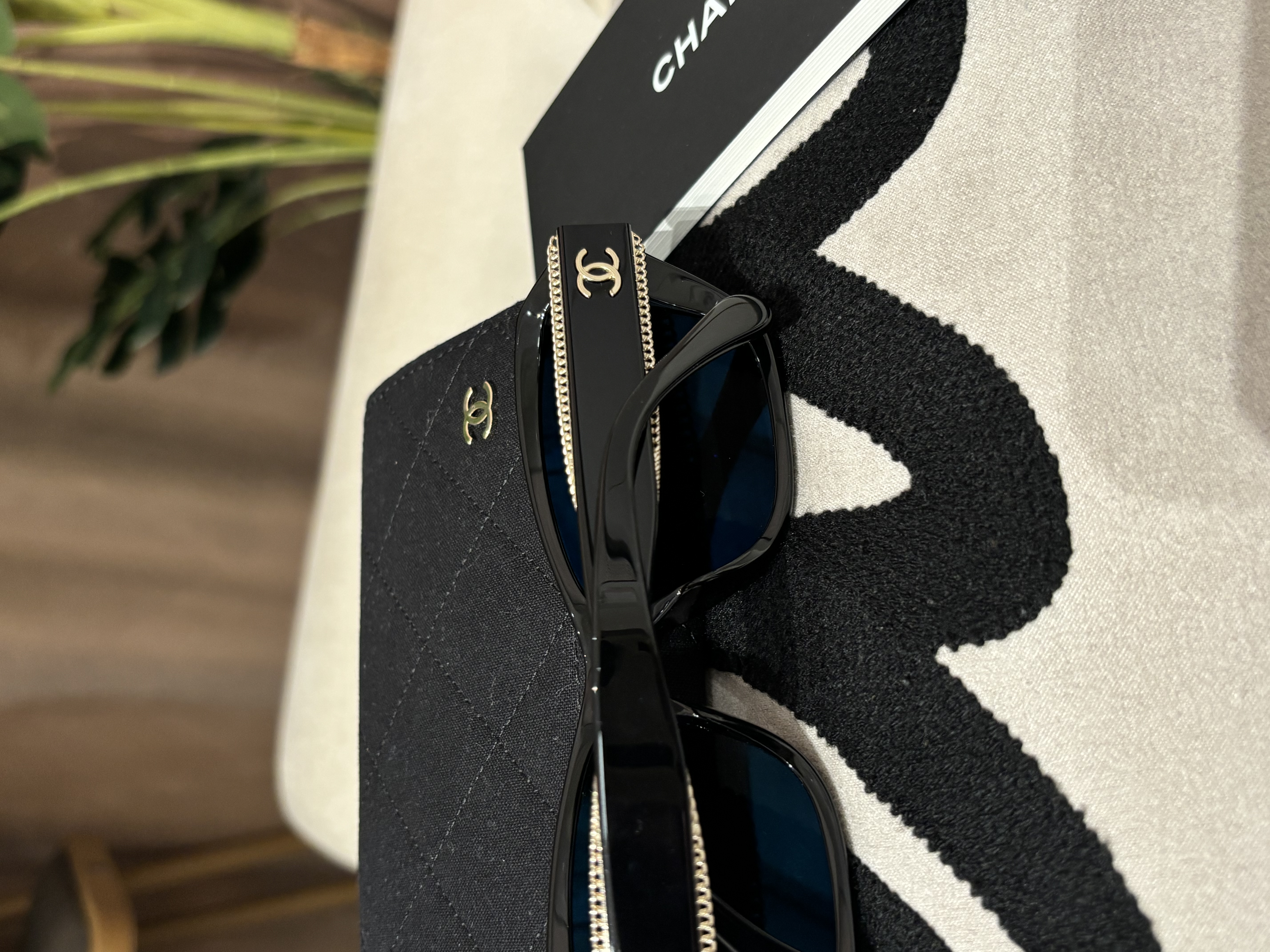 Chanel sunglasses 5516 100%Authentic, 98%New ✅box