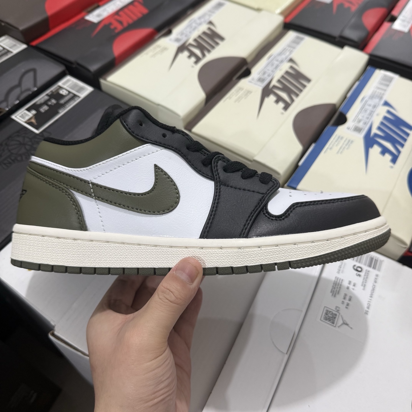 Nike Air Jordan 1 Low 553558-092