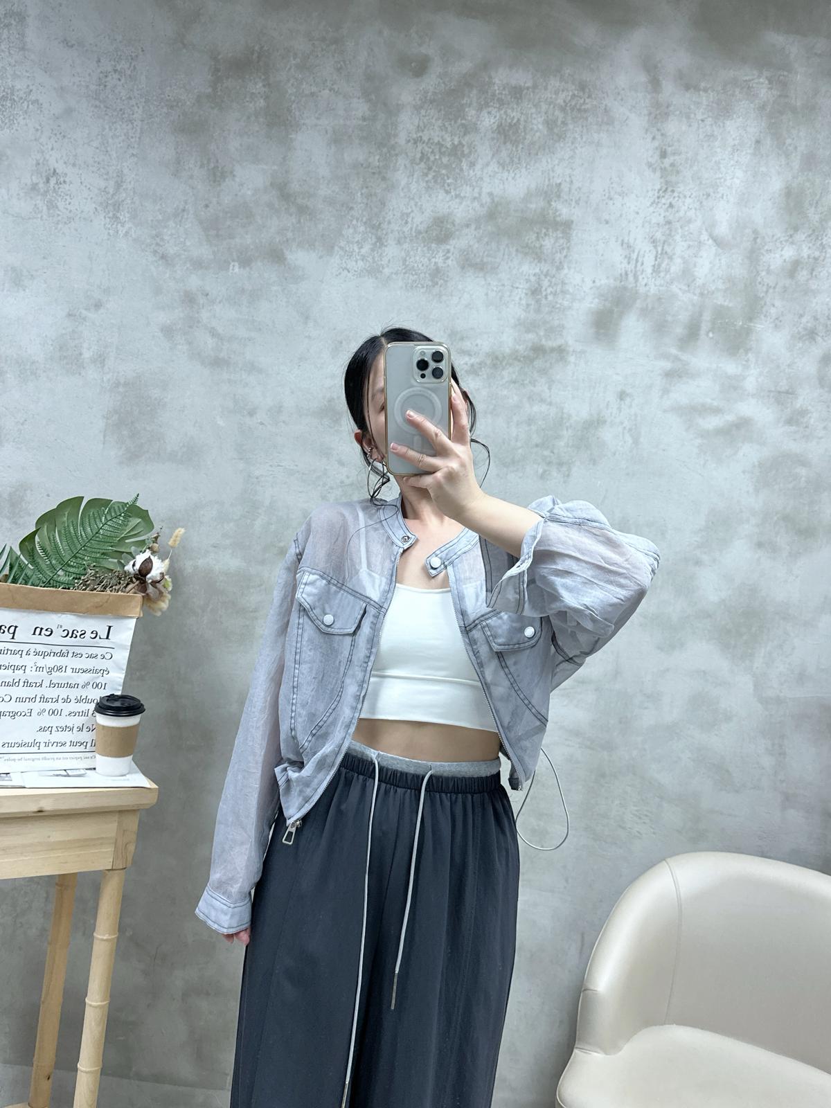 P02 明線薄外套