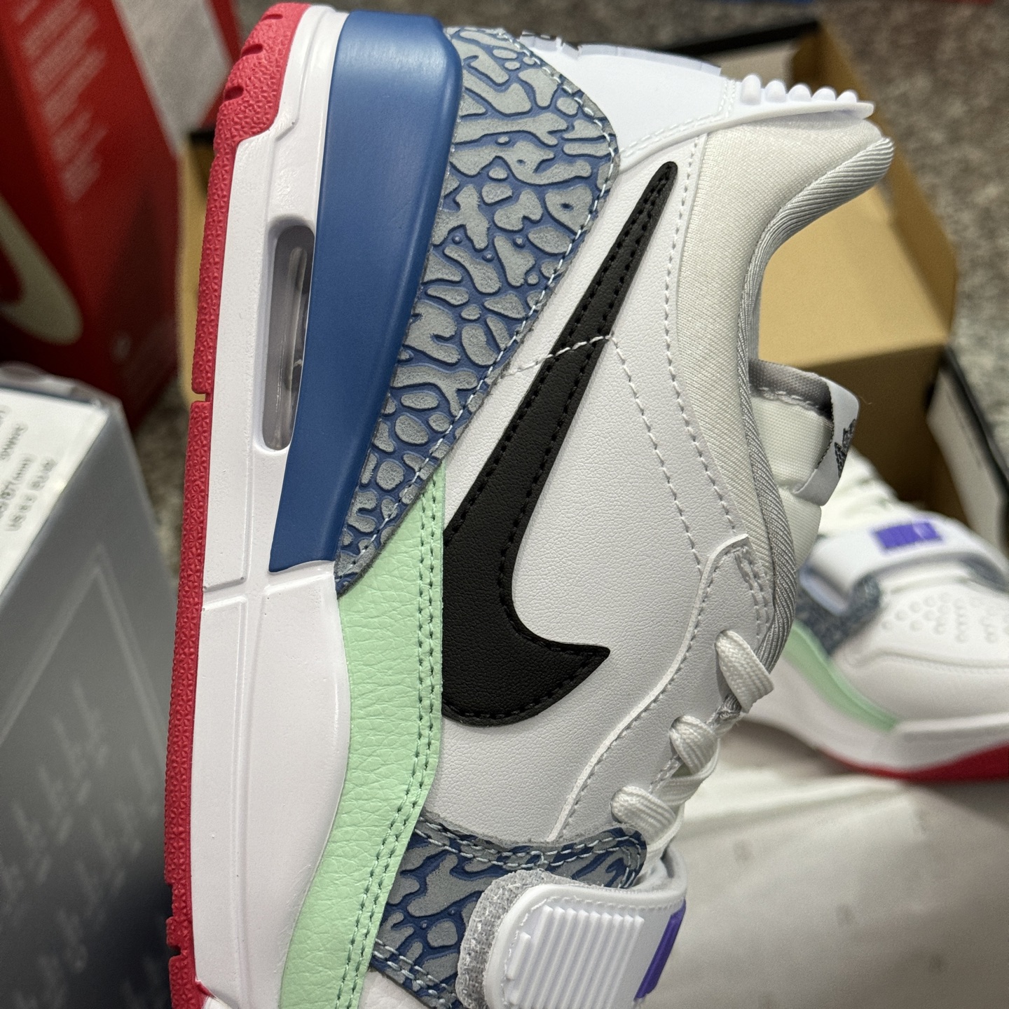 Air Jordan Legacy 312 Low GS 'Easter' DV9127-101