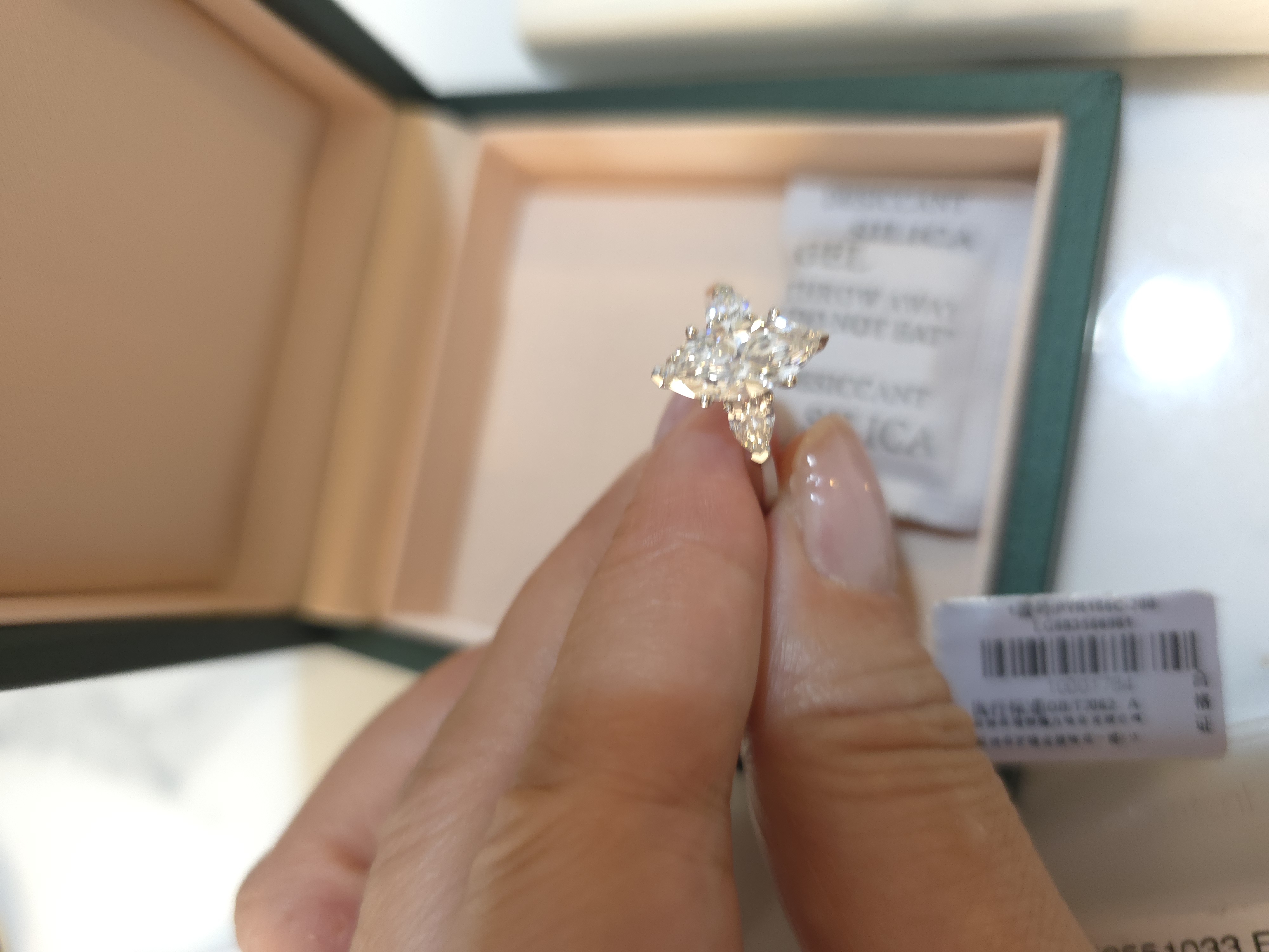 pt950培育鑽石戒指 D1.51 d0.52 G4.93 E/VS1 S16