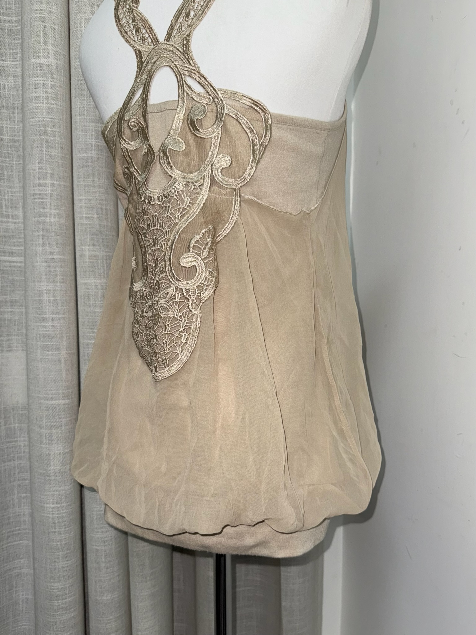 Baroque Lace Back Bubble Hem Top