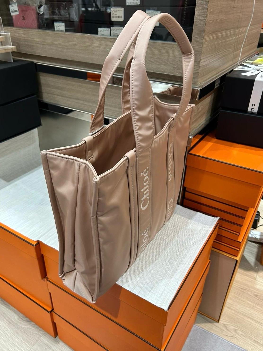 Chloe Woody Medium Nylon100%Authentic, Unused ✅tap ✅ certificate ✅Dust bag