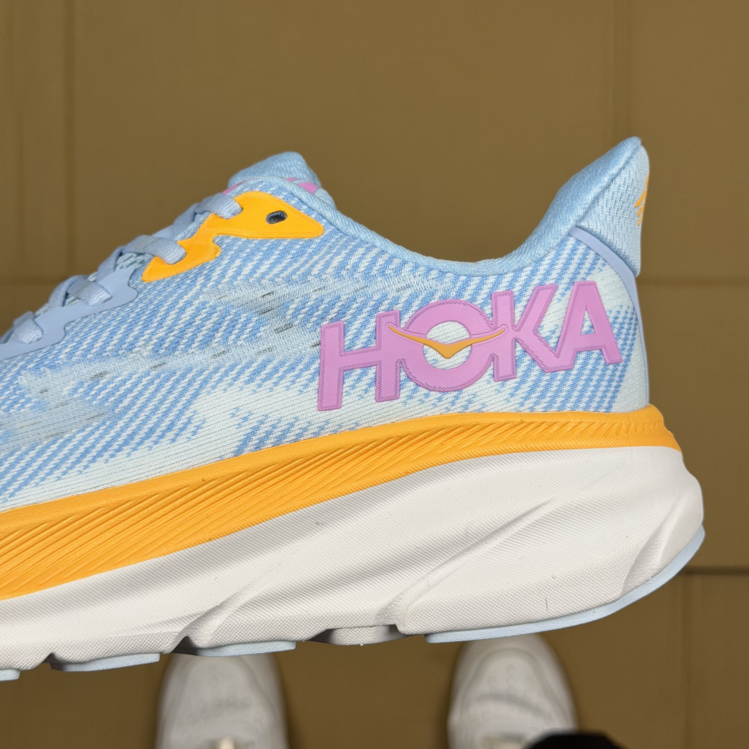 Hoka Clifton 9