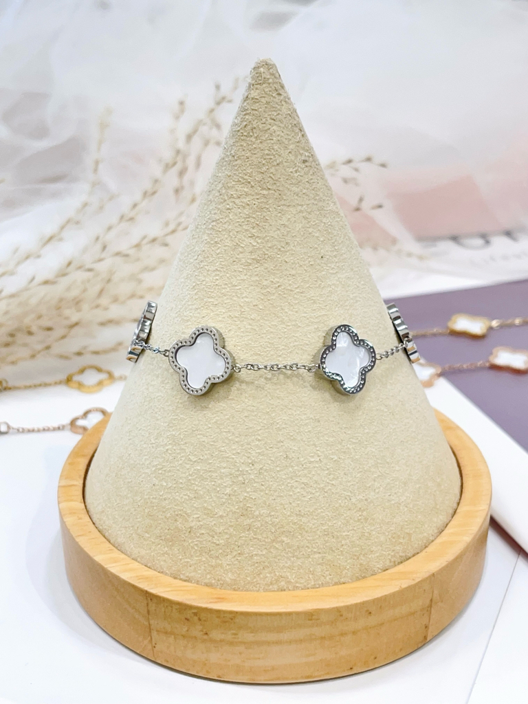 贝壳四叶草边边不同色百搭钛钢手链🍀